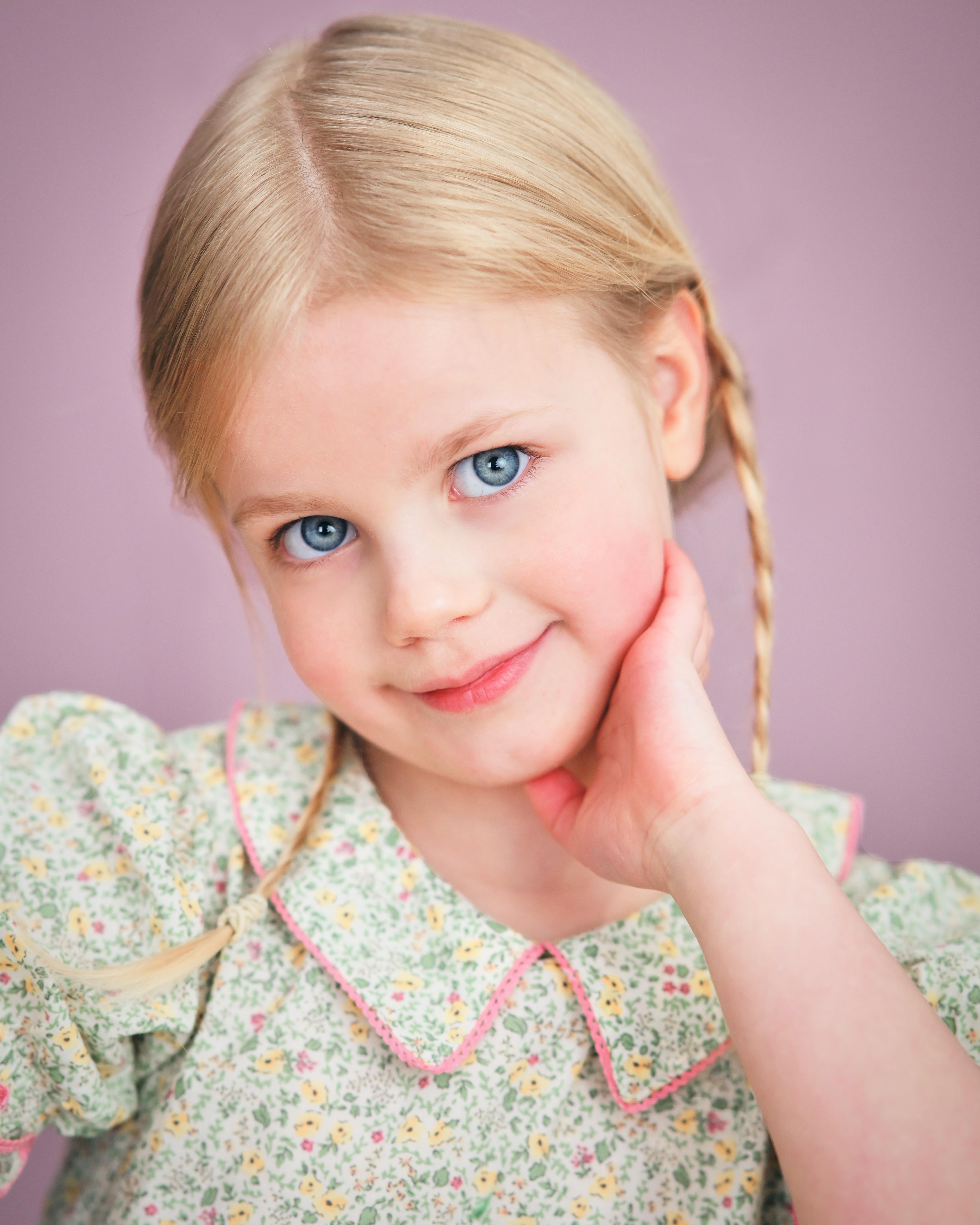 actor Liberty Miller large photo