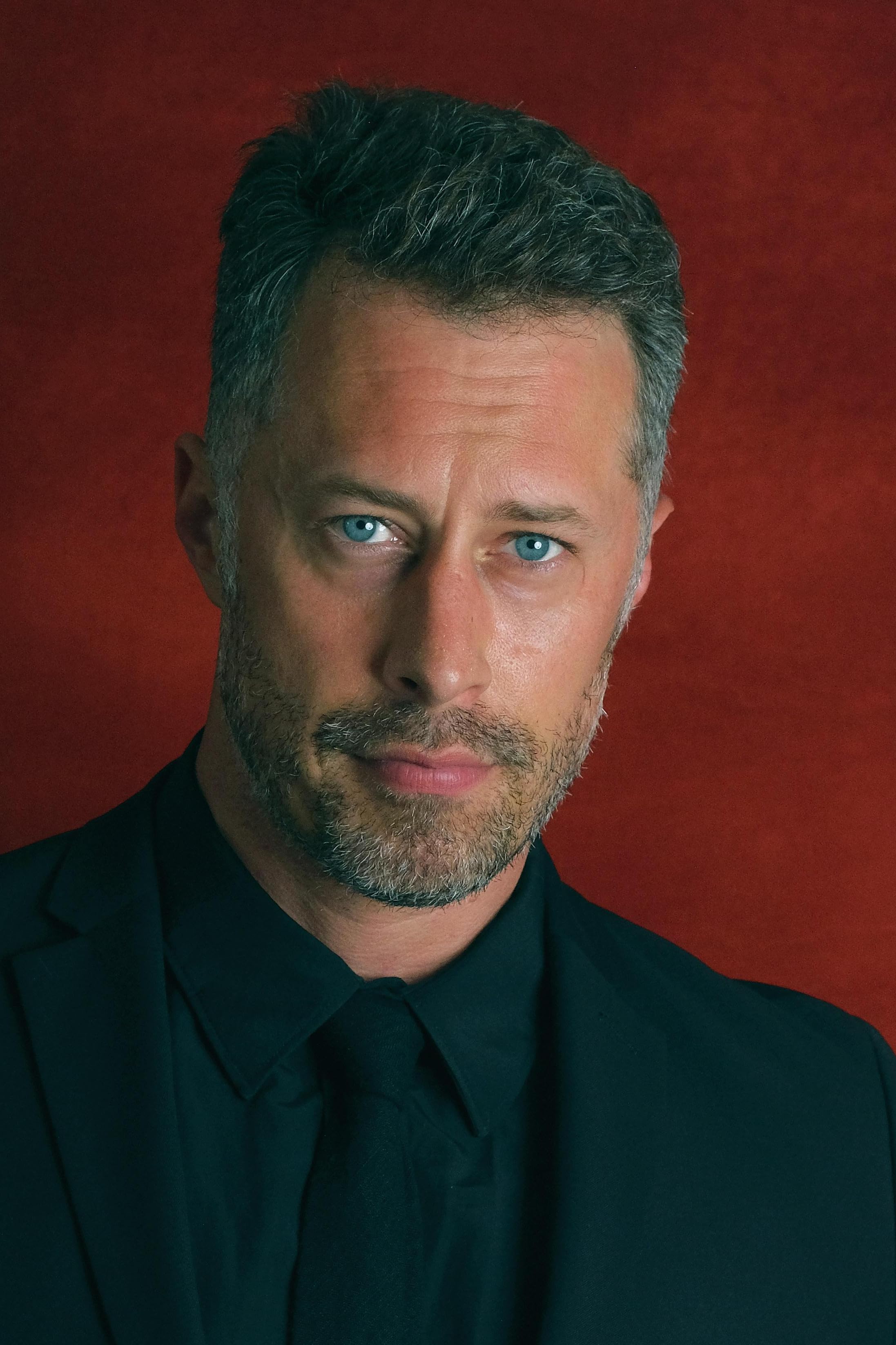 actor Mat Wright large photo