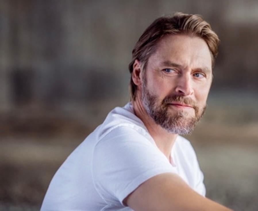 actor Magnus Schmitz large photo