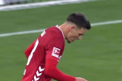 [Highlights] A shot attempt! Mara receives a through ball on the left and fires from a tight angle, saved by Baumann