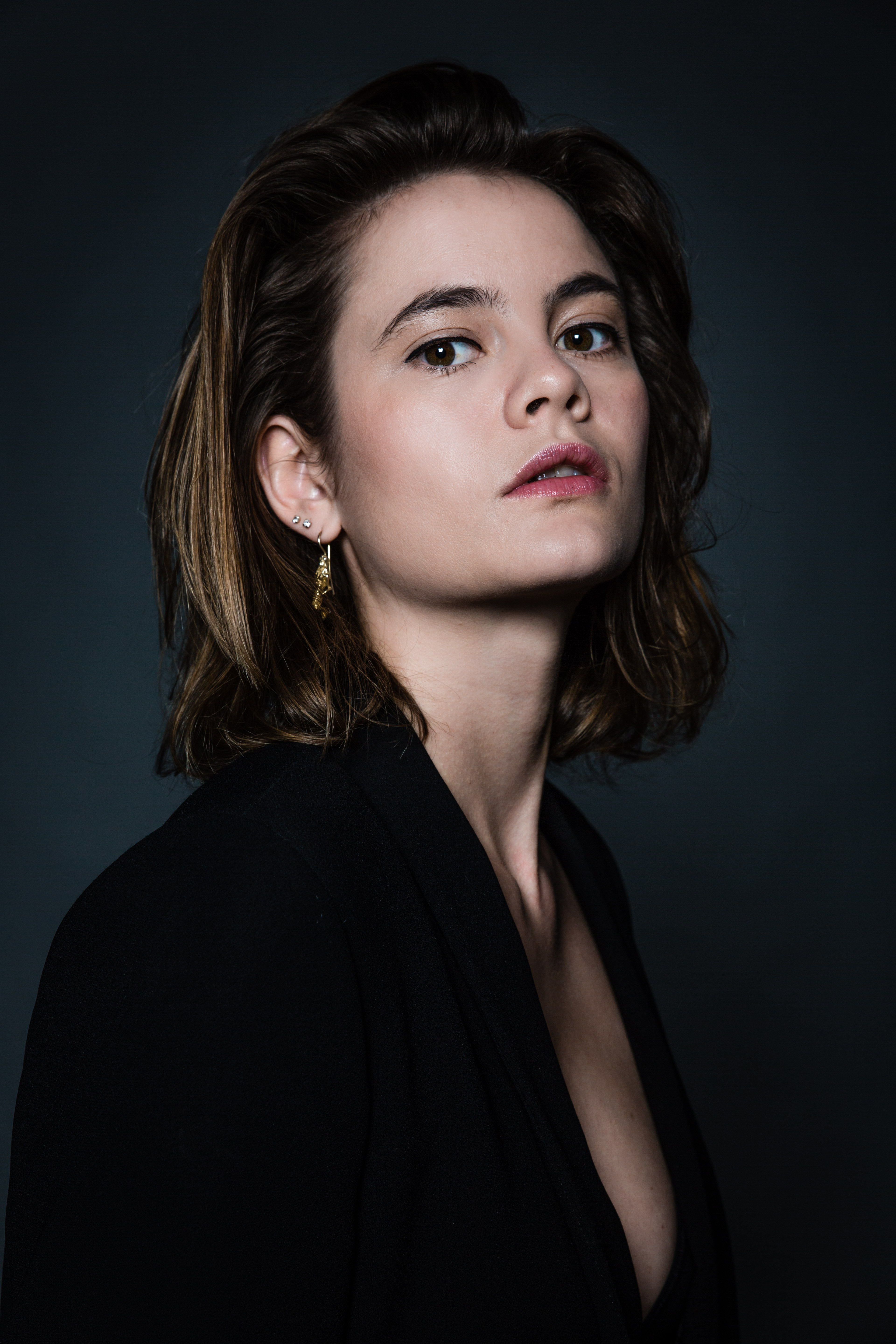 actor Stefanie van Leersum large photo