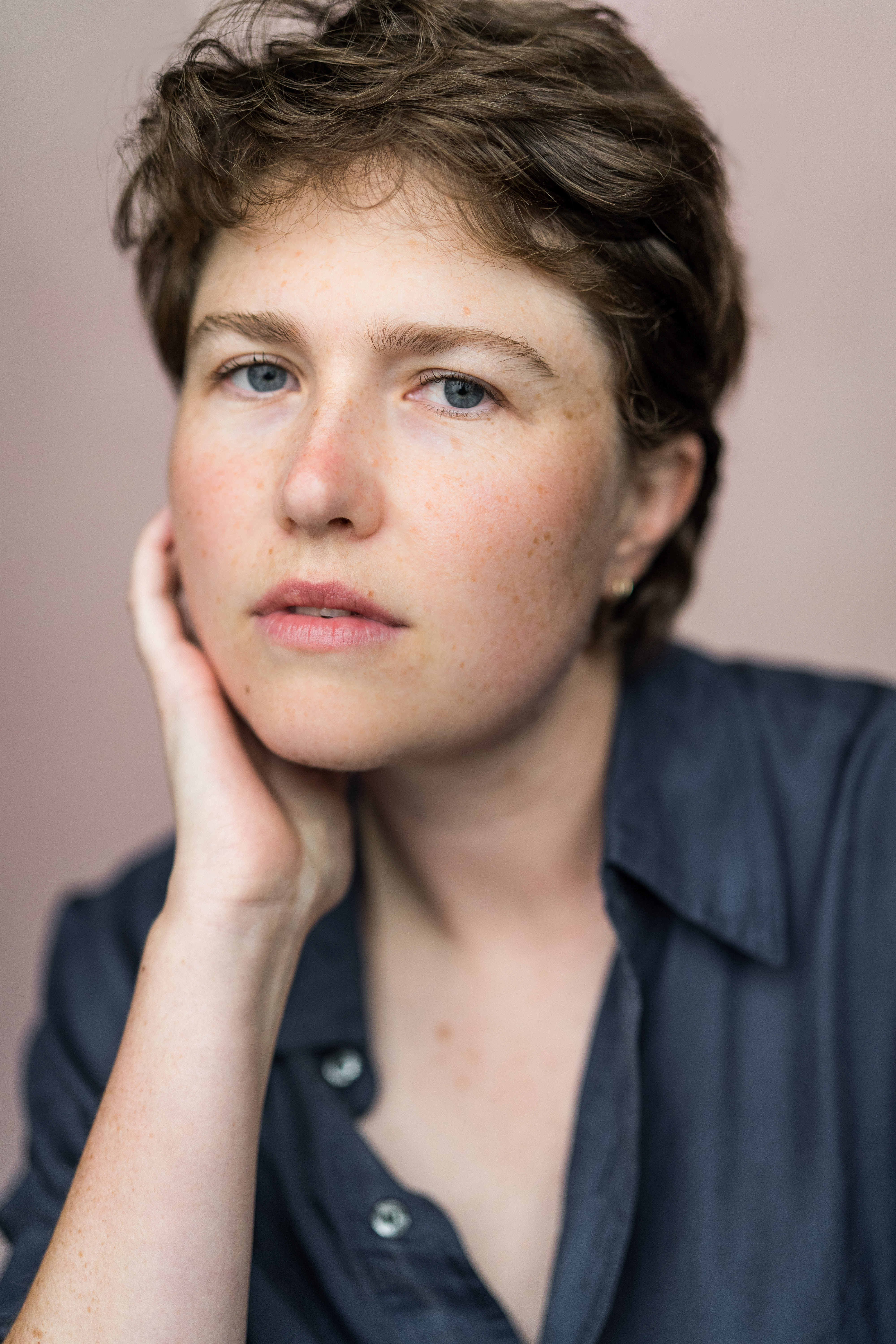 actor Kate Handford large photo