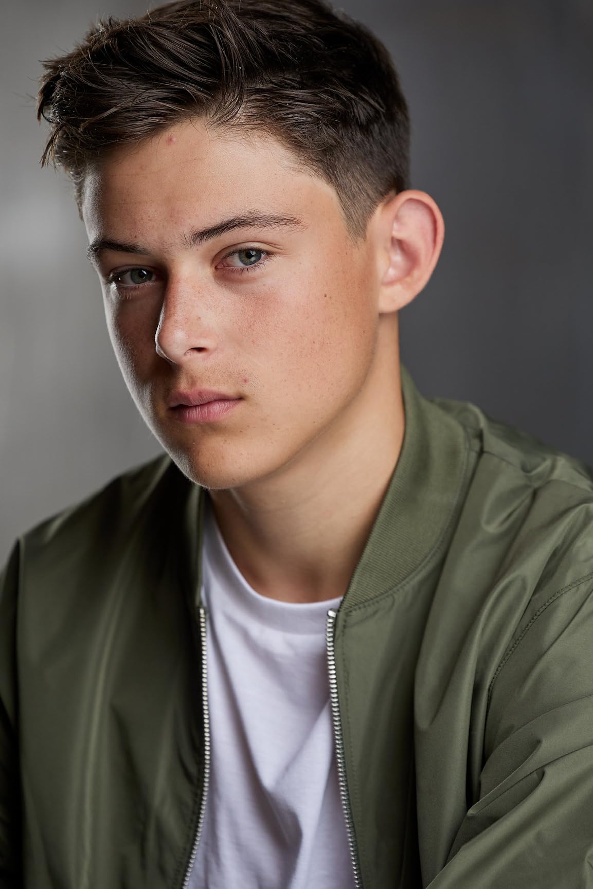 actor Phoenix Ellis large photo