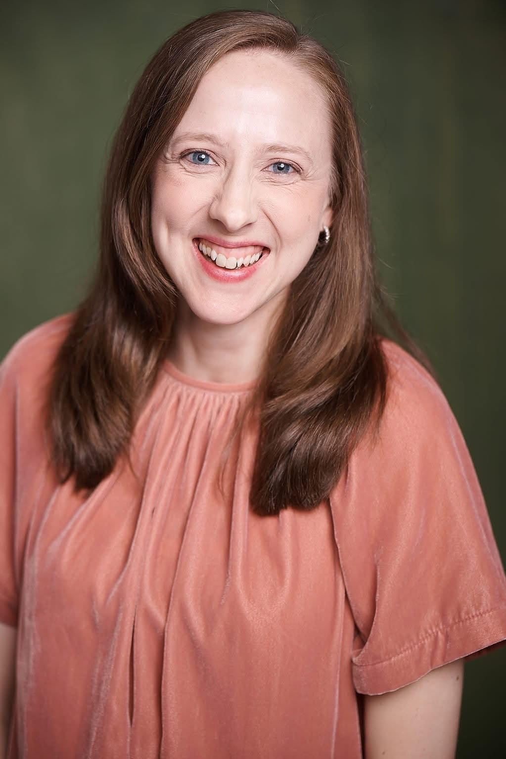 actor Emily Buckner large photo