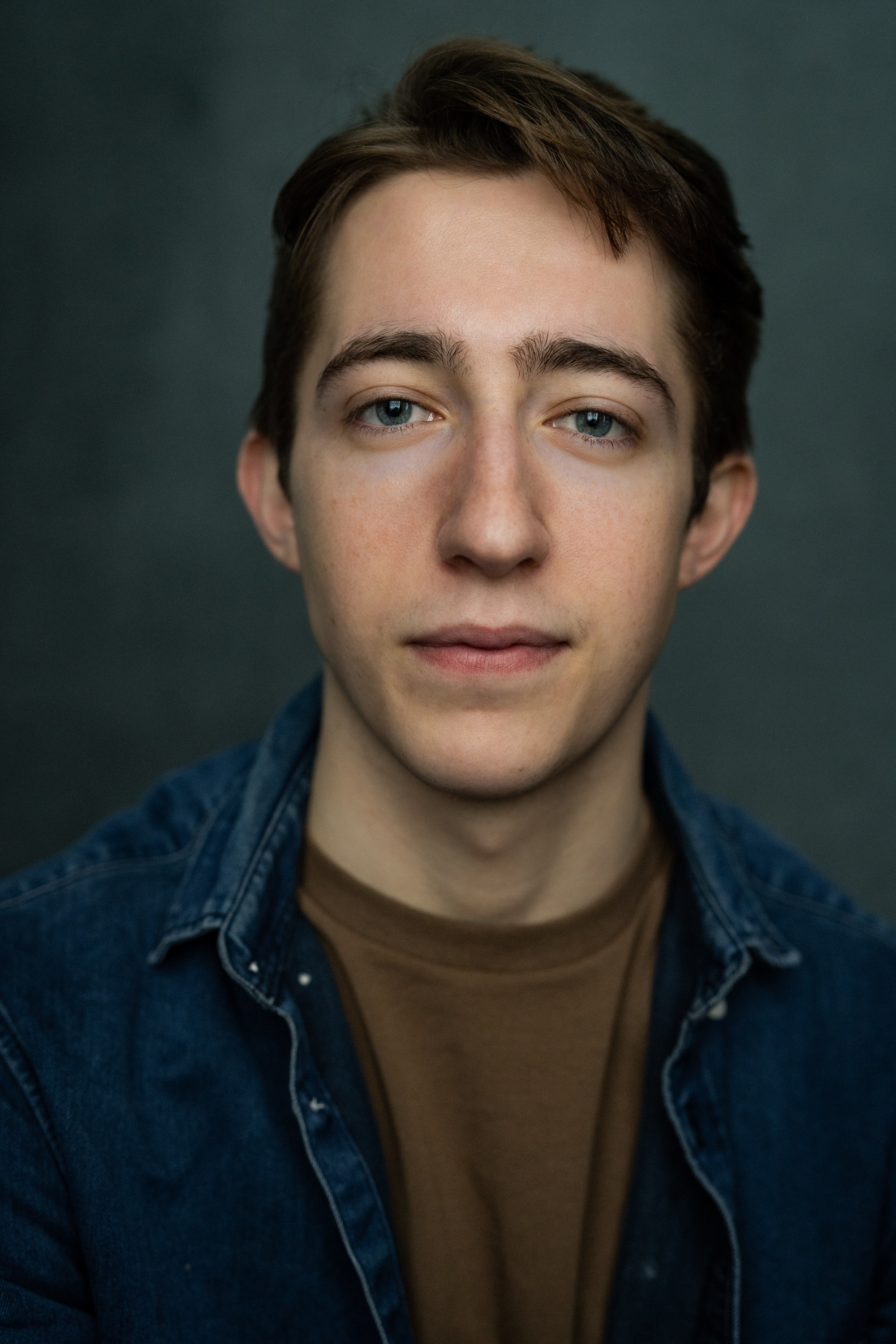 actor Louis Walwyn large photo