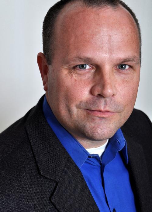 actor Keith Johnson large photo