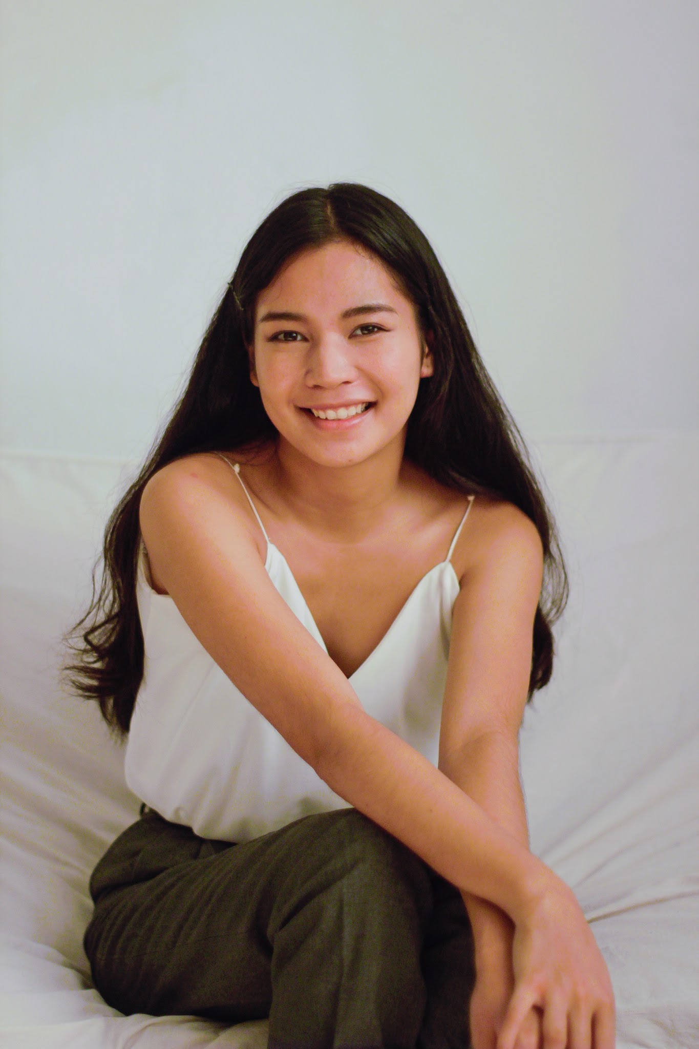 actor Yvanne Evangelista large photo