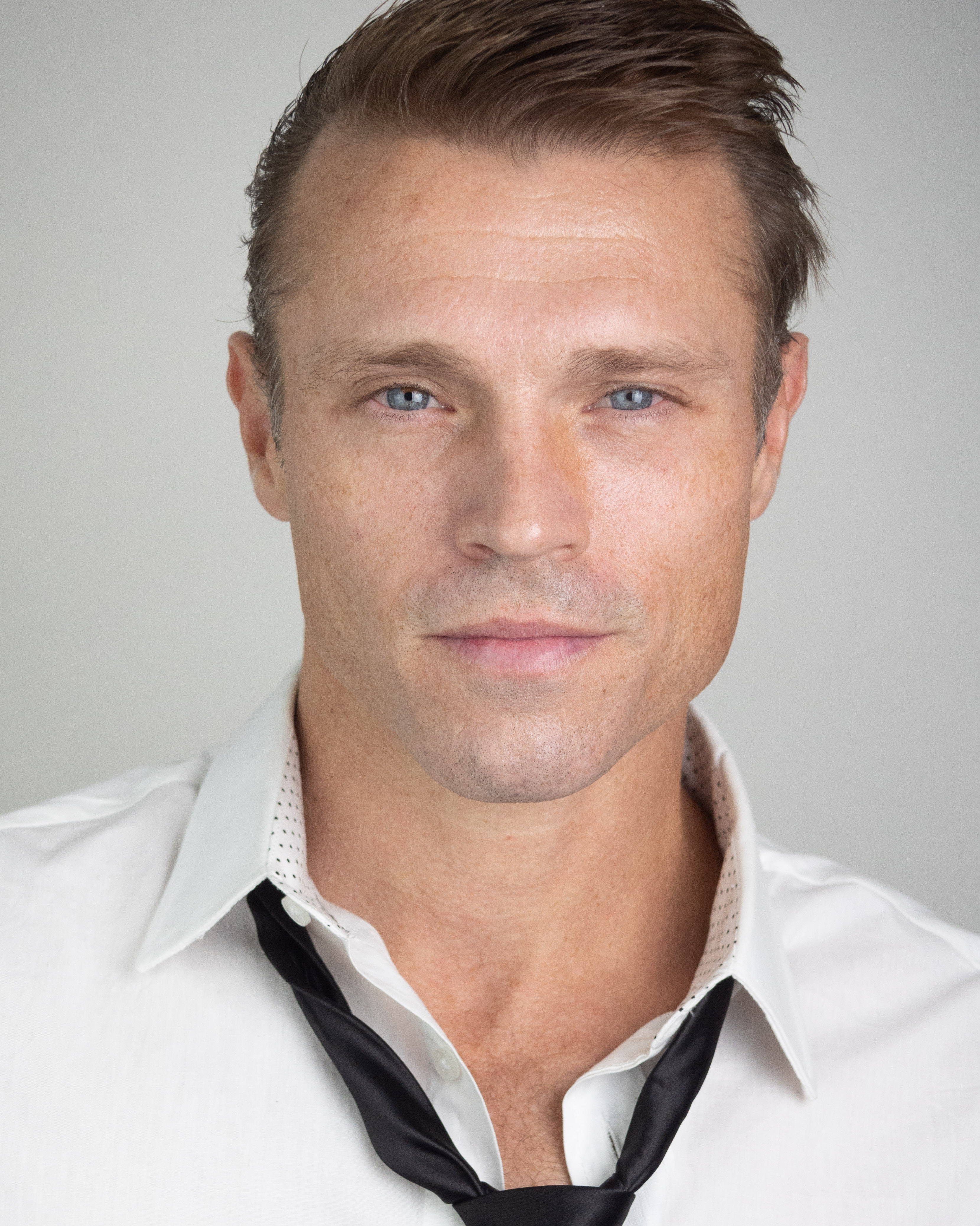 actor Michael R. Ward large photo