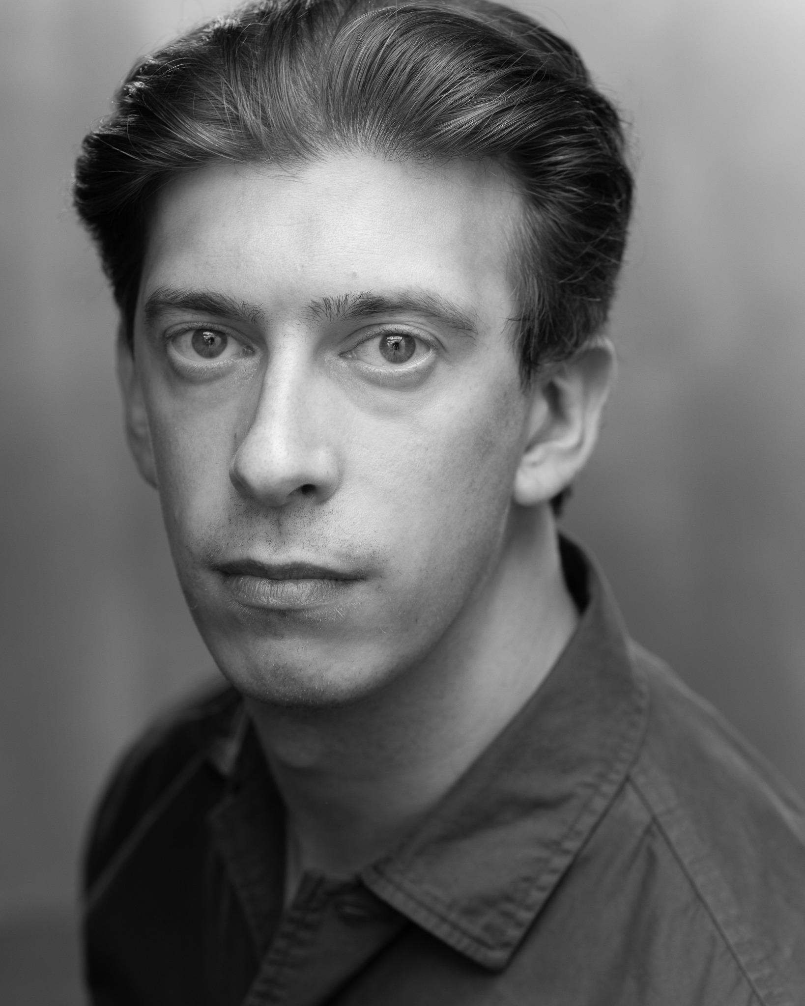 actor Lewis Hodson large photo