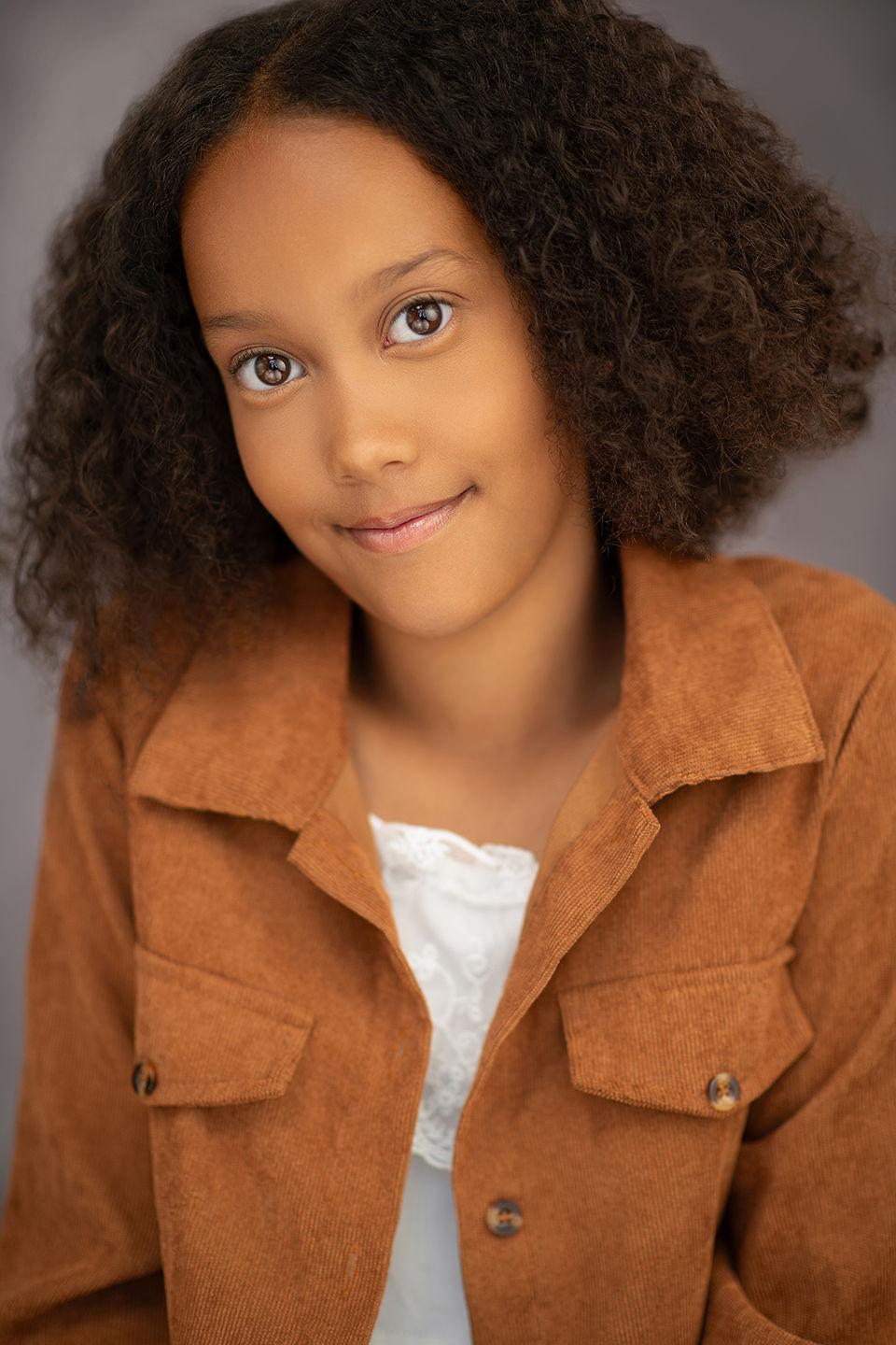 actor Lisa MacDonald large photo