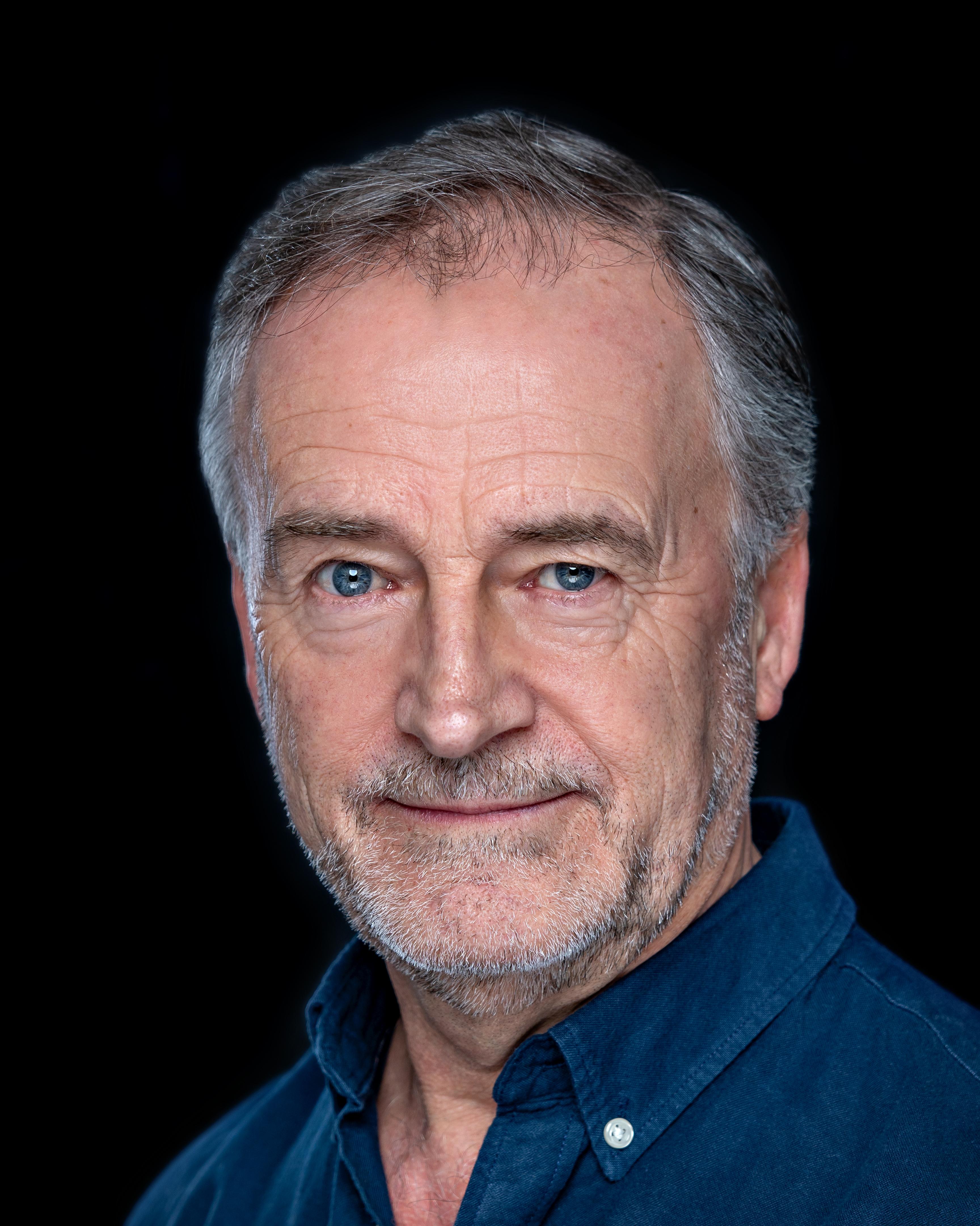 actor Mick Liversidge large photo