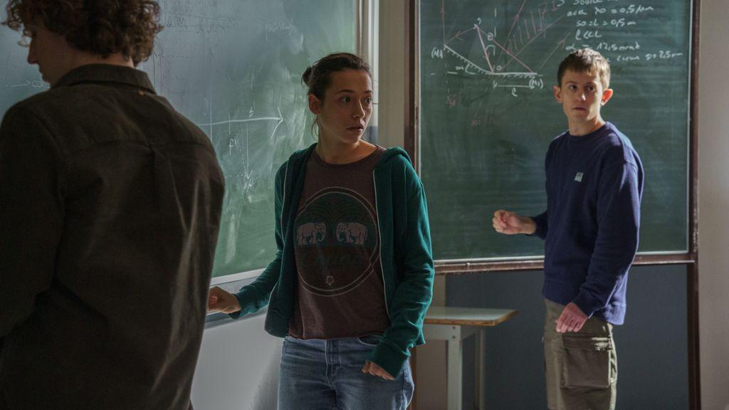 actor Suzanne Jouannet large photo