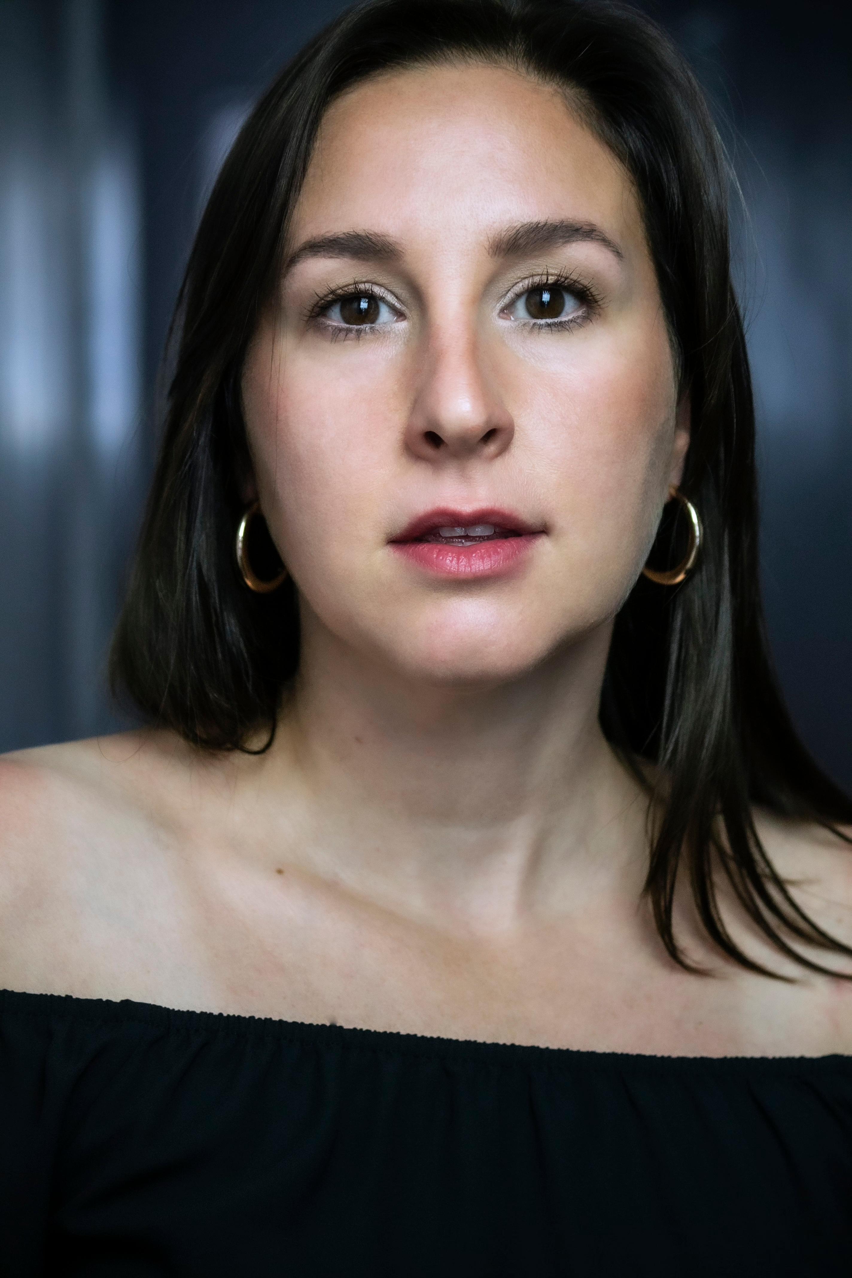 actor Caitlyn Driscoll large photo