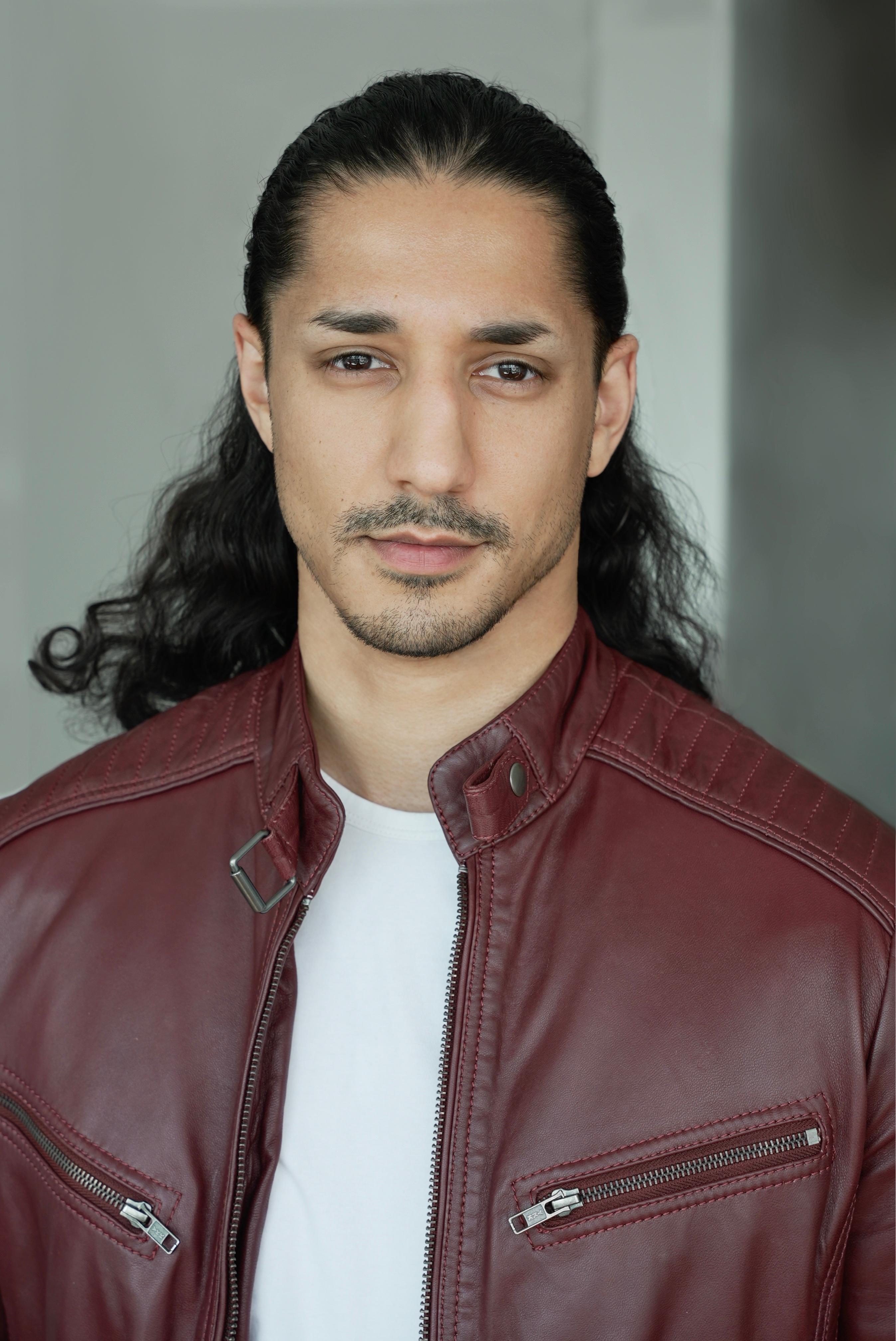 actor Gareth Henry large photo