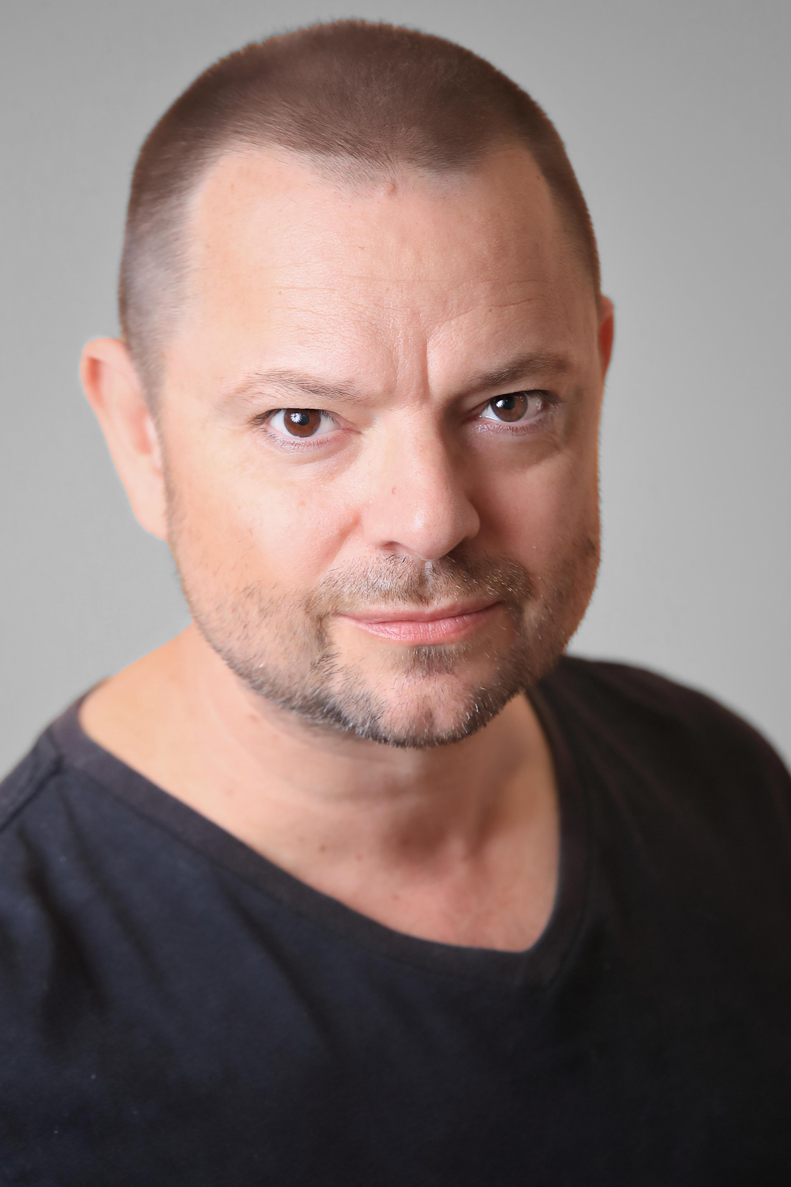 actor Anthony Ring large photo