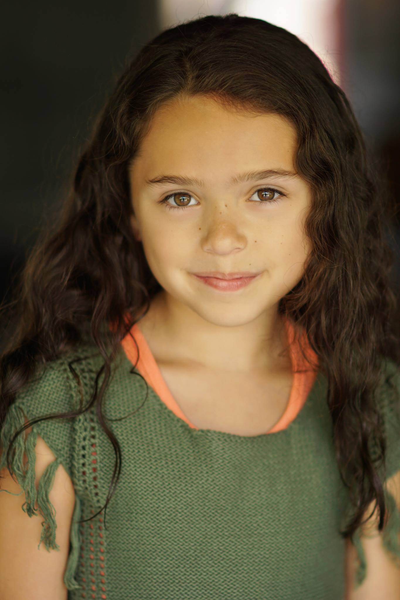 actor Chloe Burdyck large photo