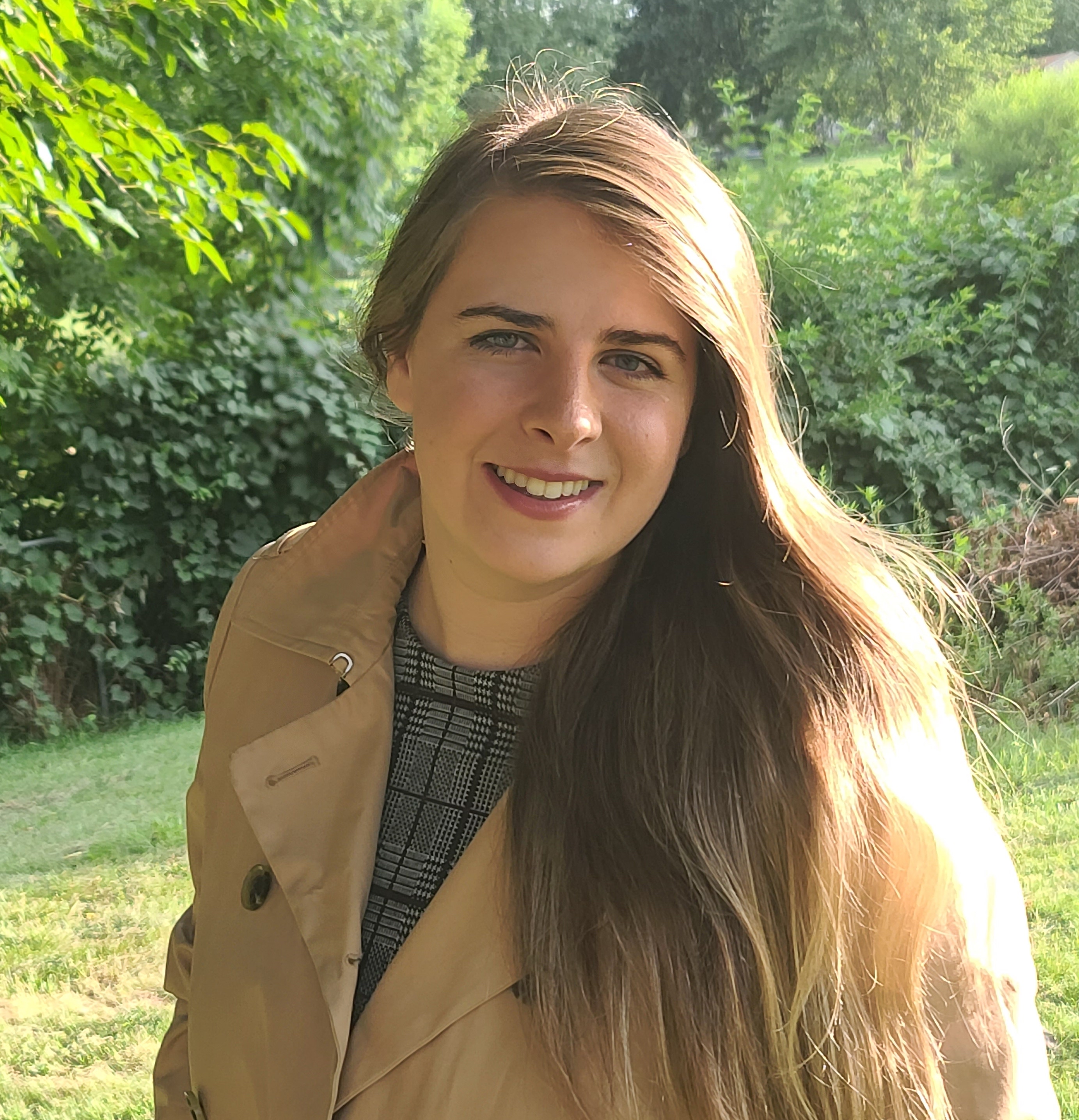 actor Áine Cain large photo