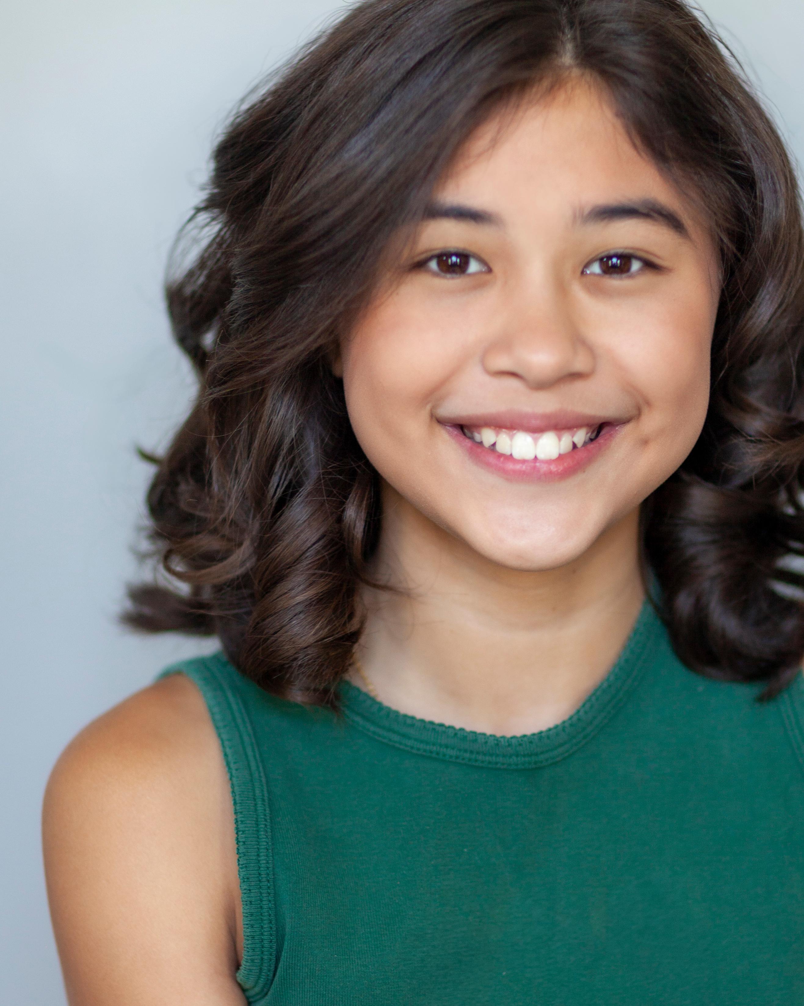 actor Ava Jarque large photo