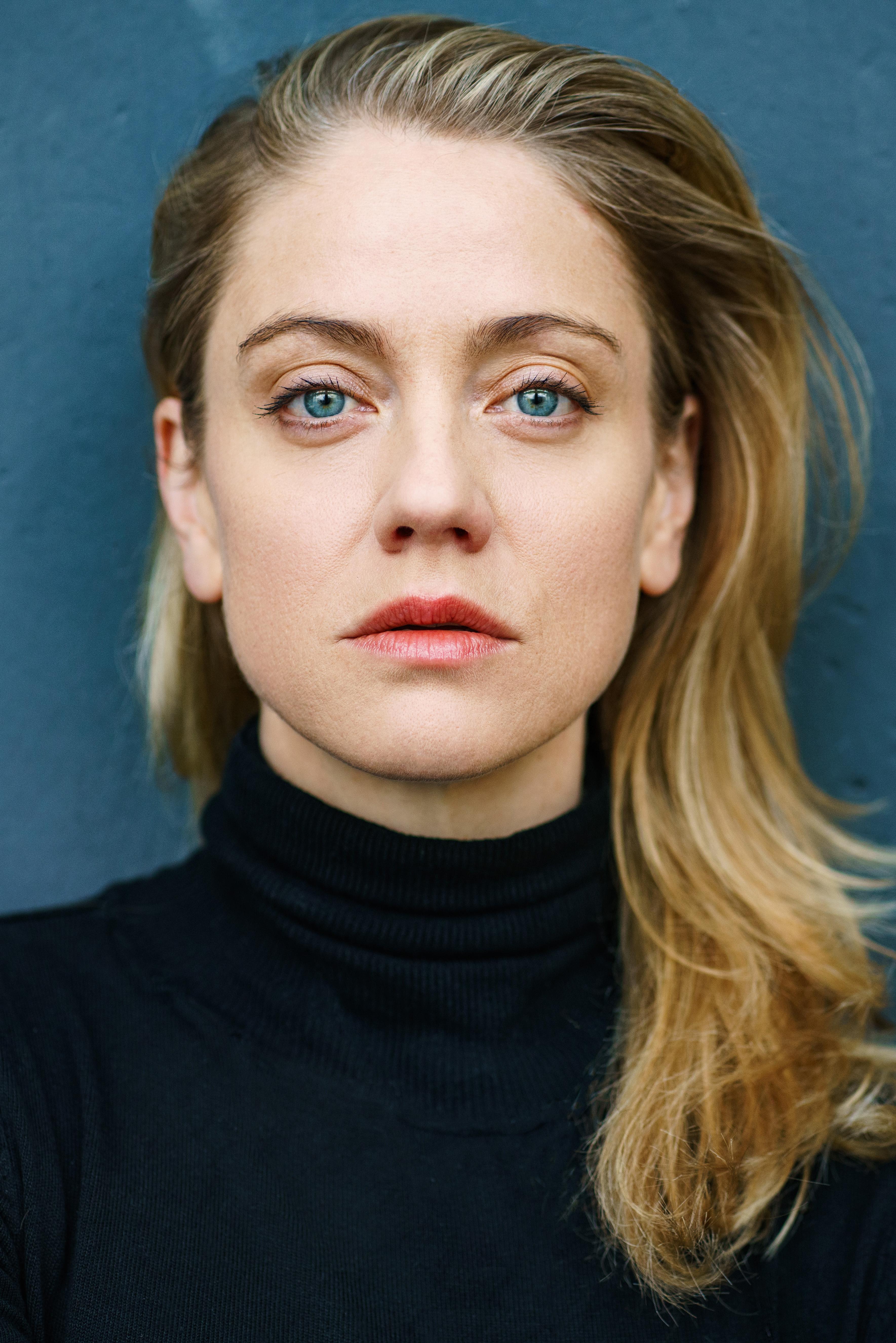 actor Sarah Nevada Grether large photo