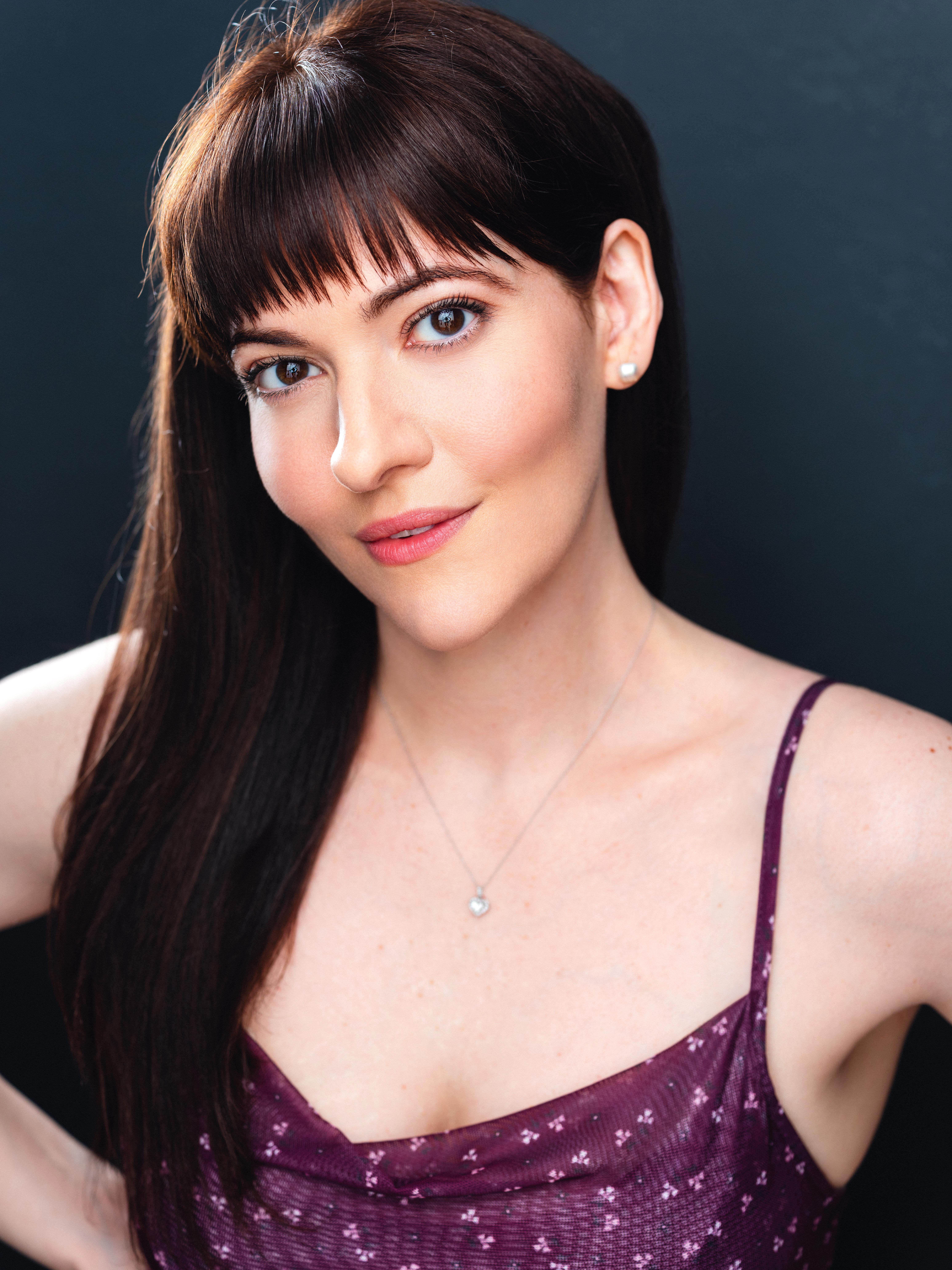 actor Hannah Beck large photo