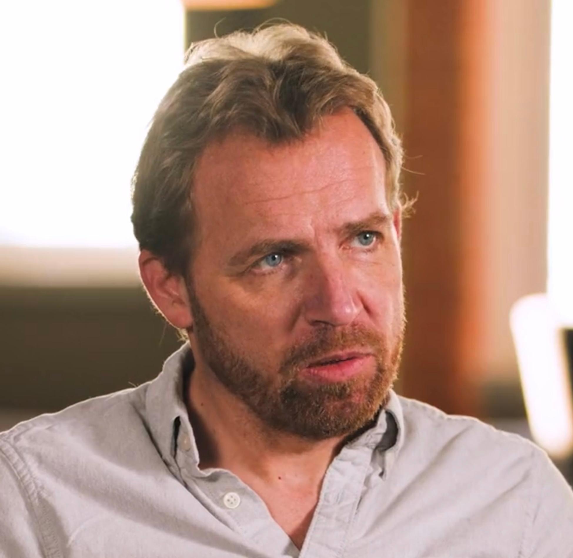 actor Karl Hilton large photo