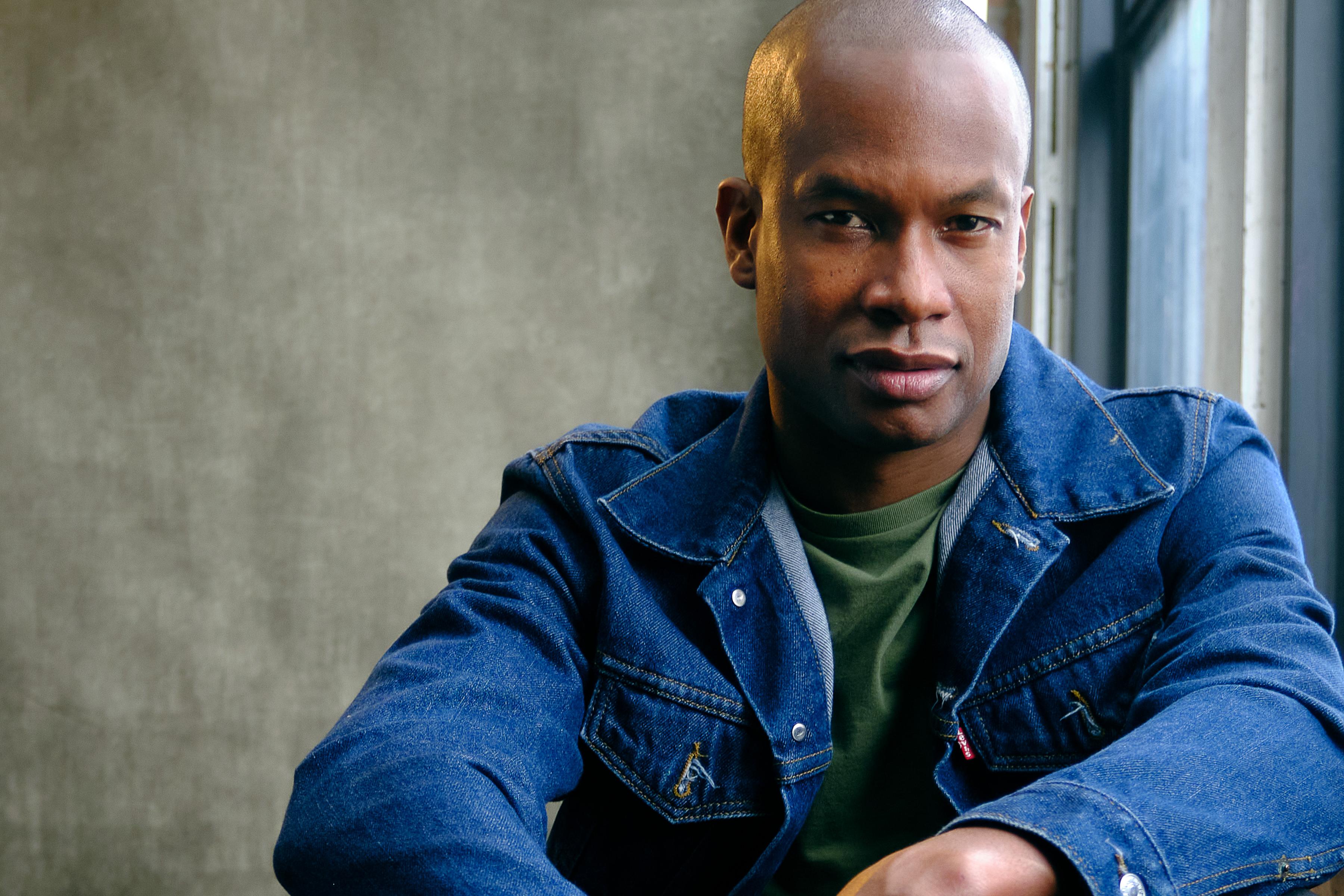 actor Sean Parris large photo