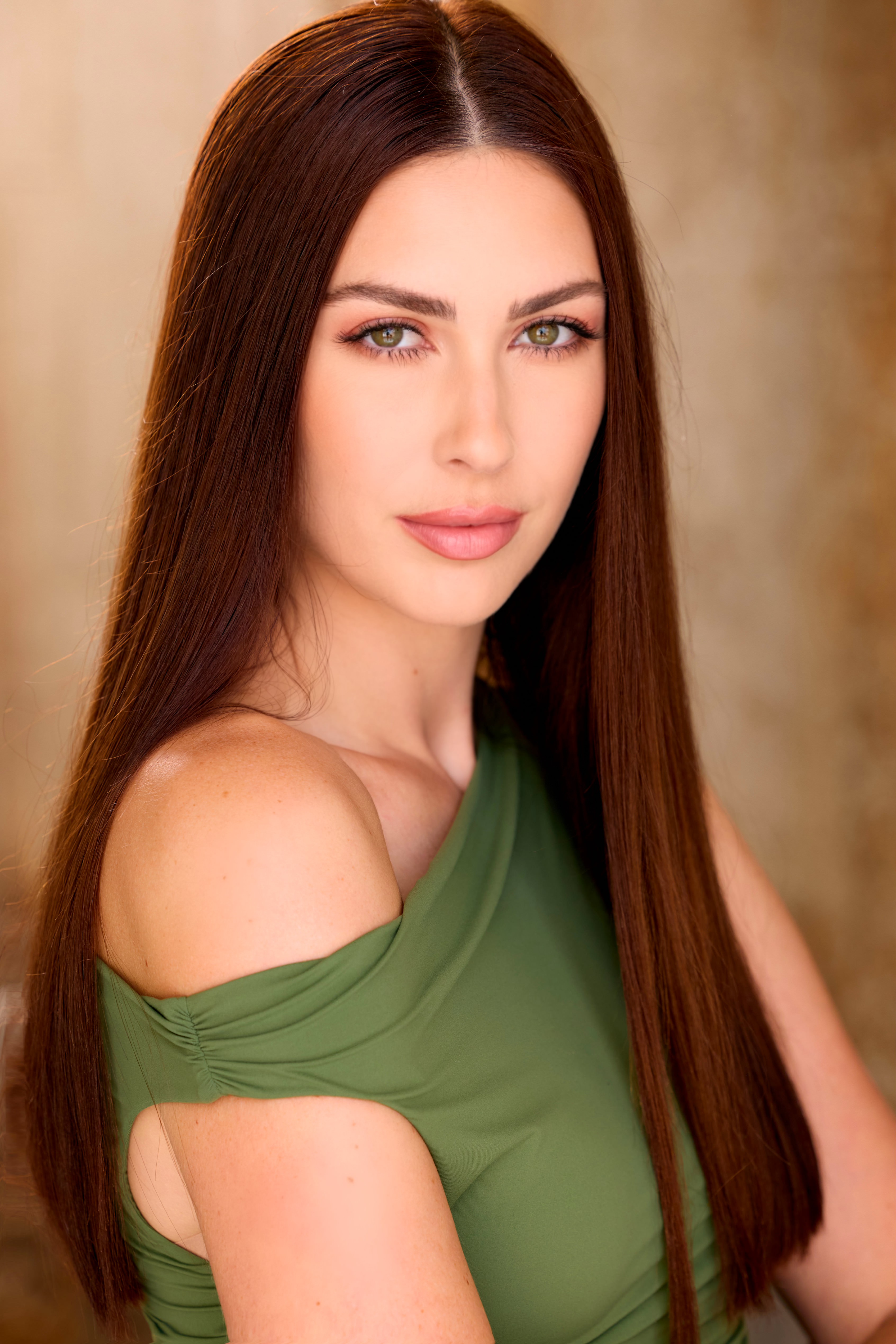 actor Alicia Karami large photo