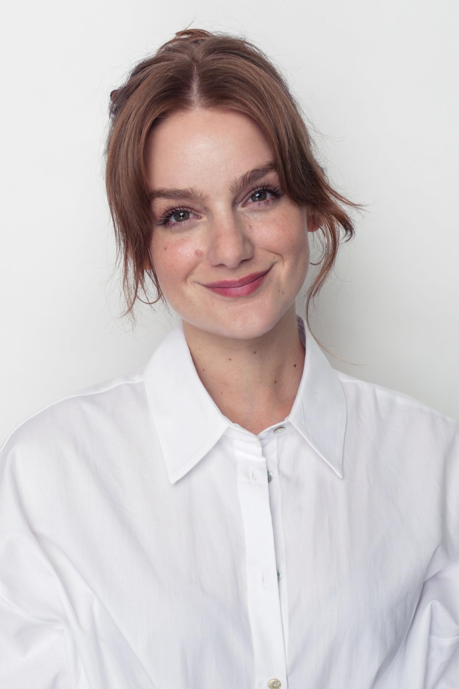 actor Ashley Padilla large photo