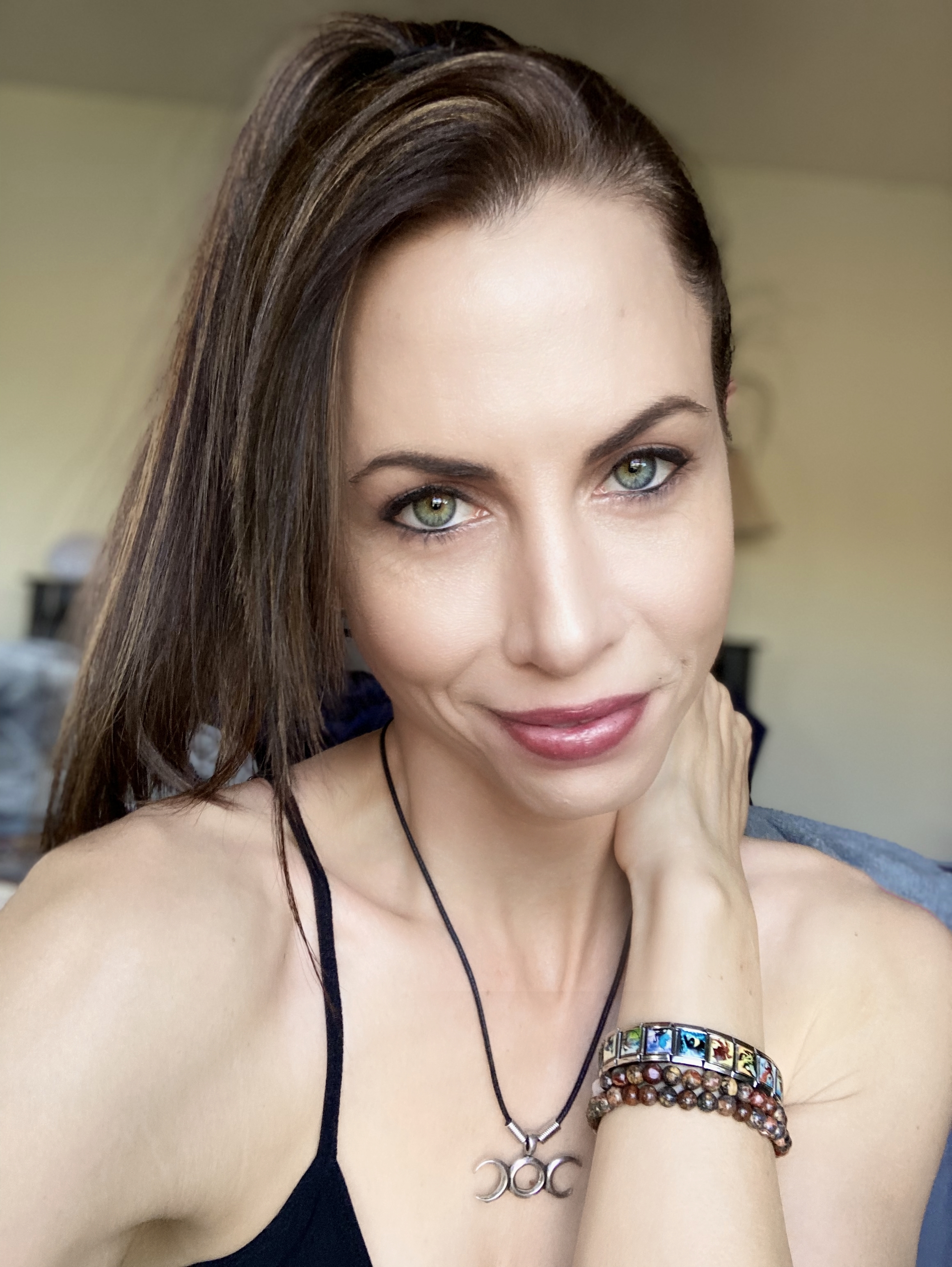 actor Danielle Donahue large photo