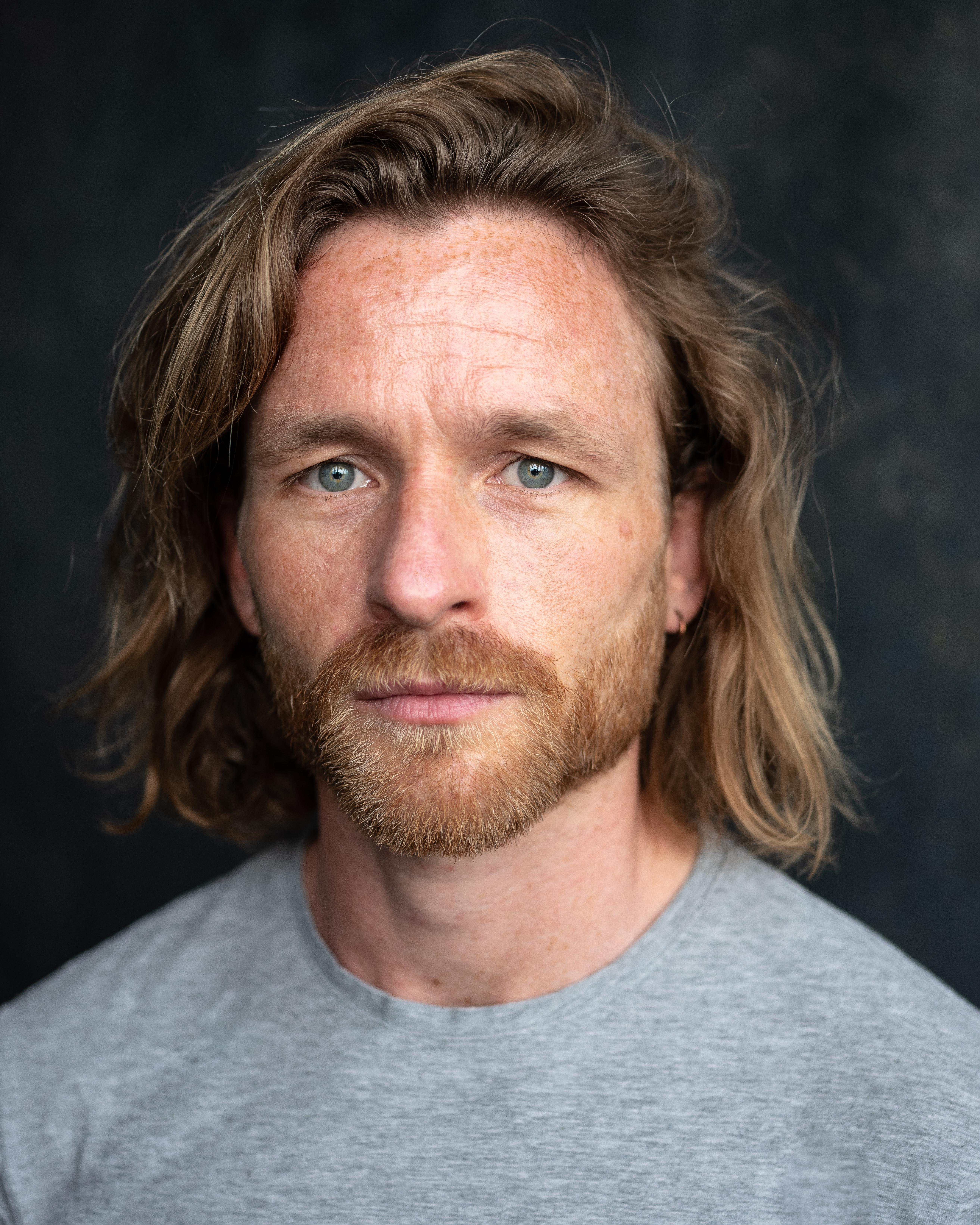 actor Graeme Dalling large photo