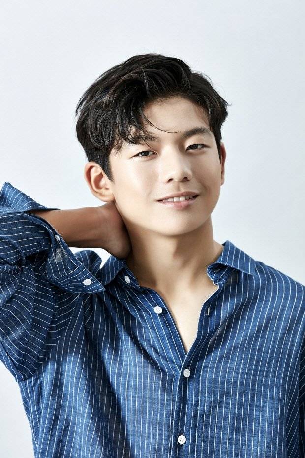 actor Seok-Hyeon Wang large photo