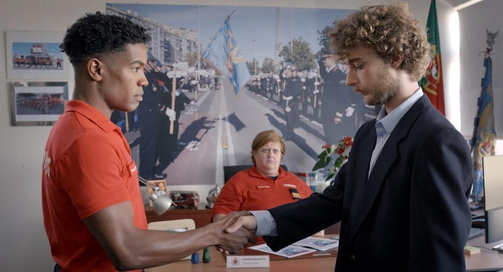 actor Cláudia Jardim large photo