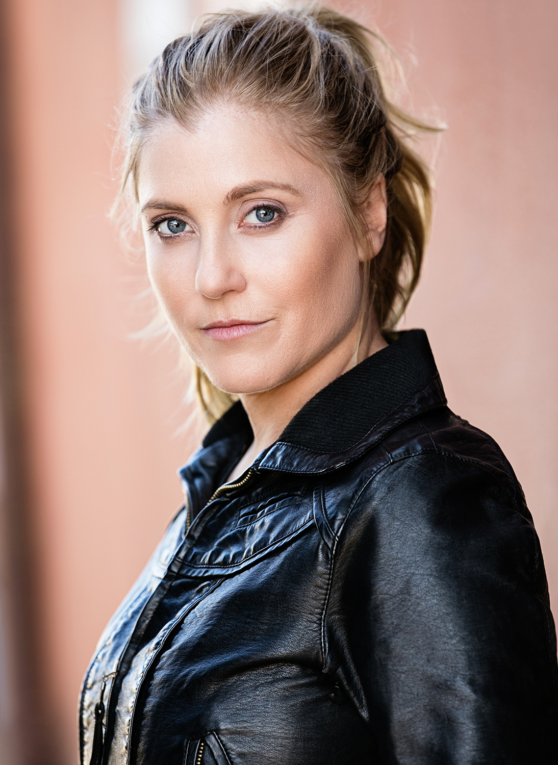 actor Stephanie Bursill large photo