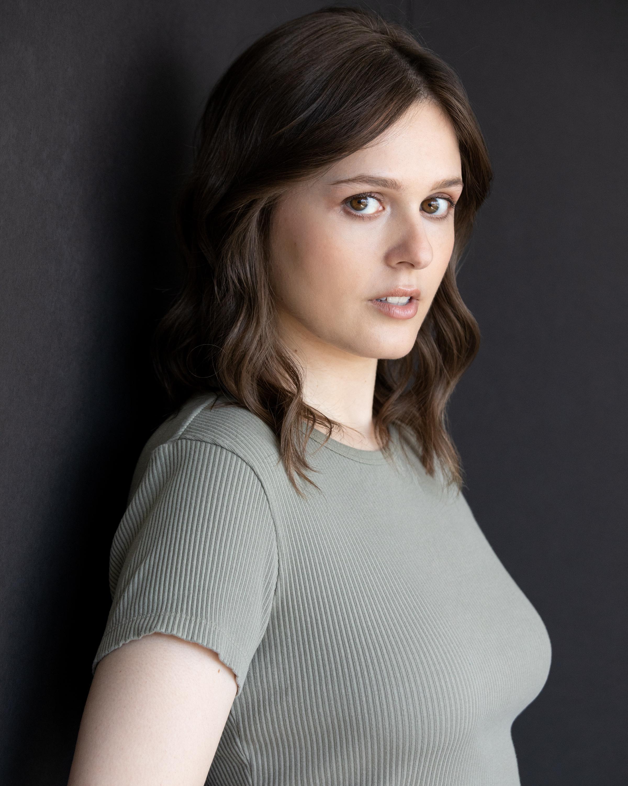 actor Nicole Stawikowski large photo