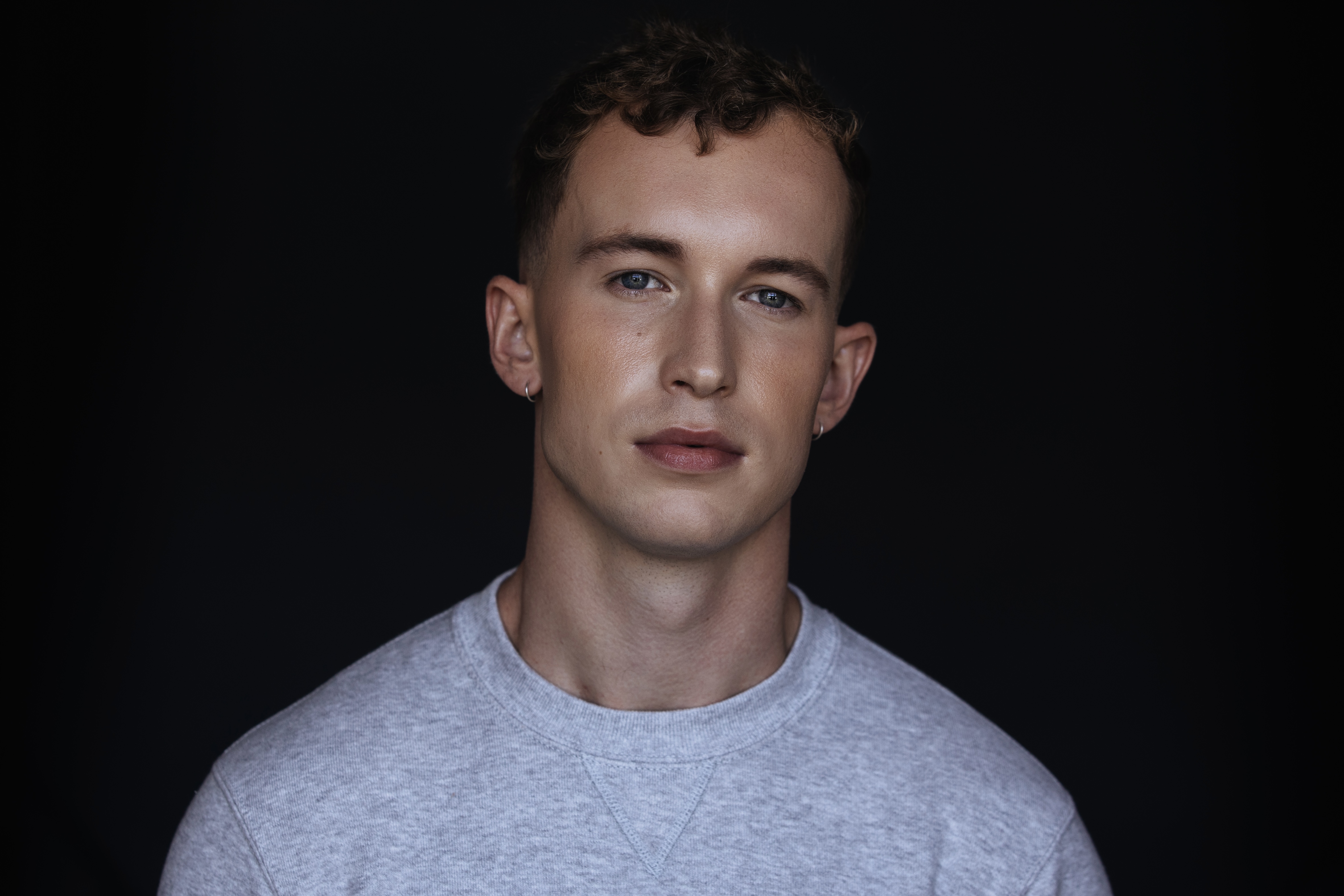 actor Josh Lavery large photo