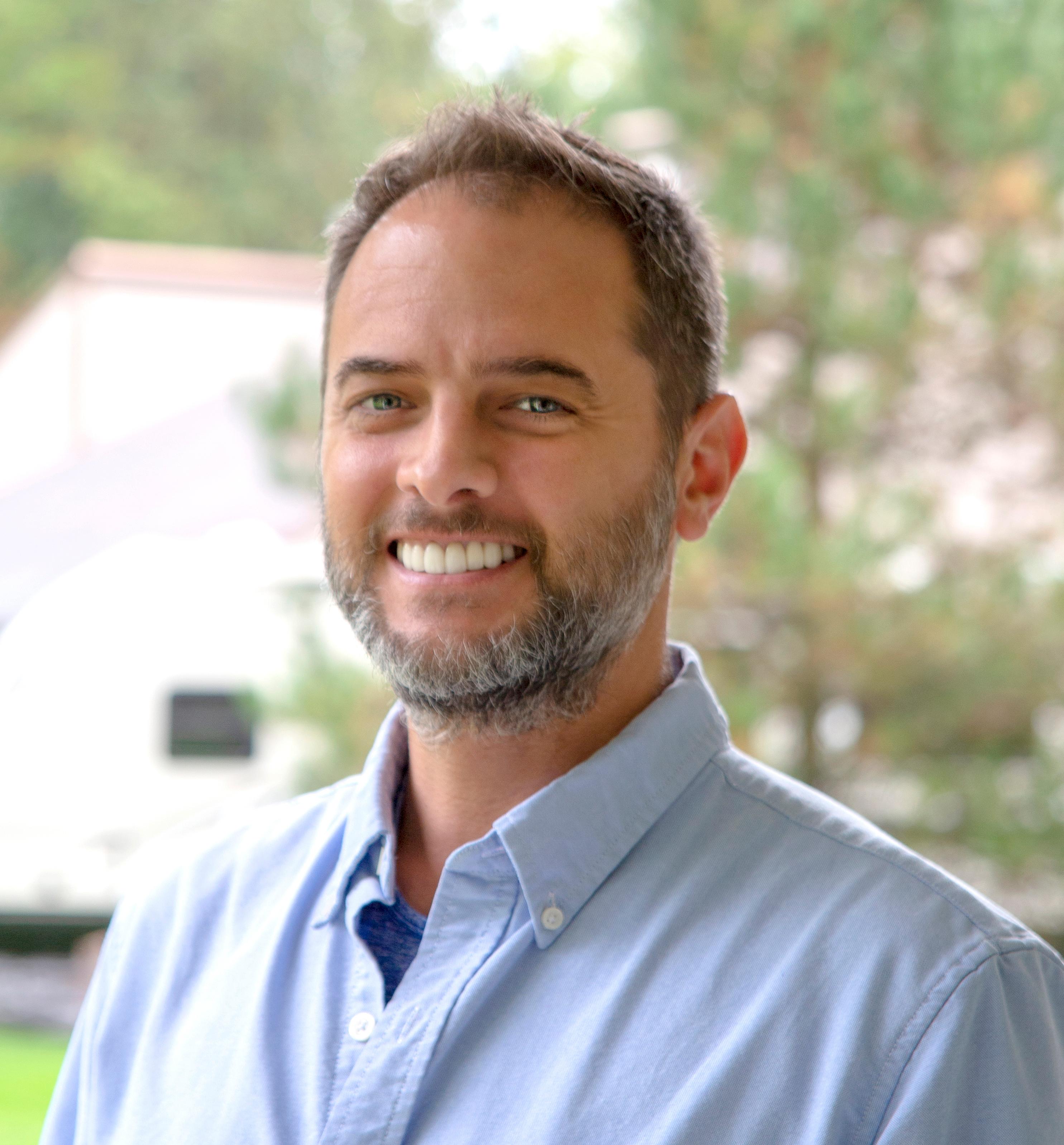 actor Brian Matthew Richardson large photo