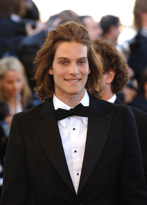 actor Andy Gillet large photo