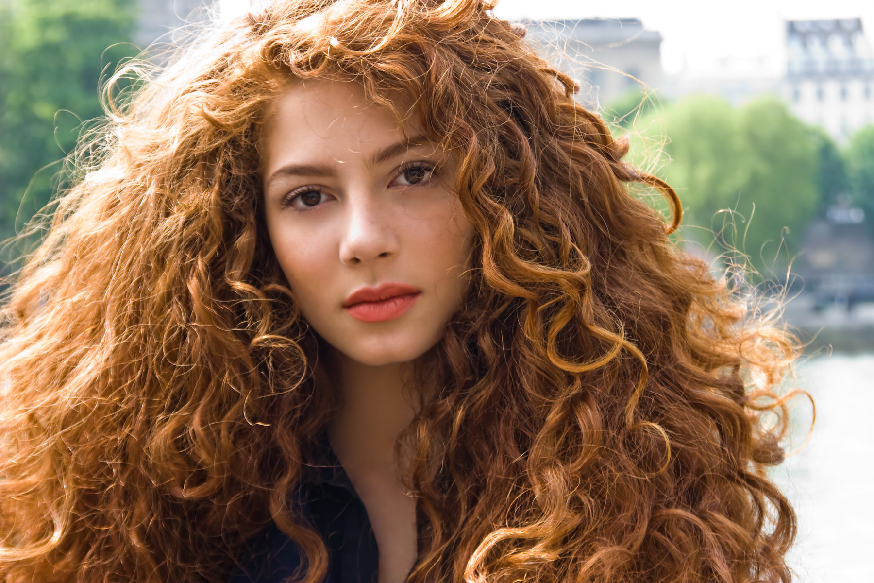 actor Jenna Thiam large photo