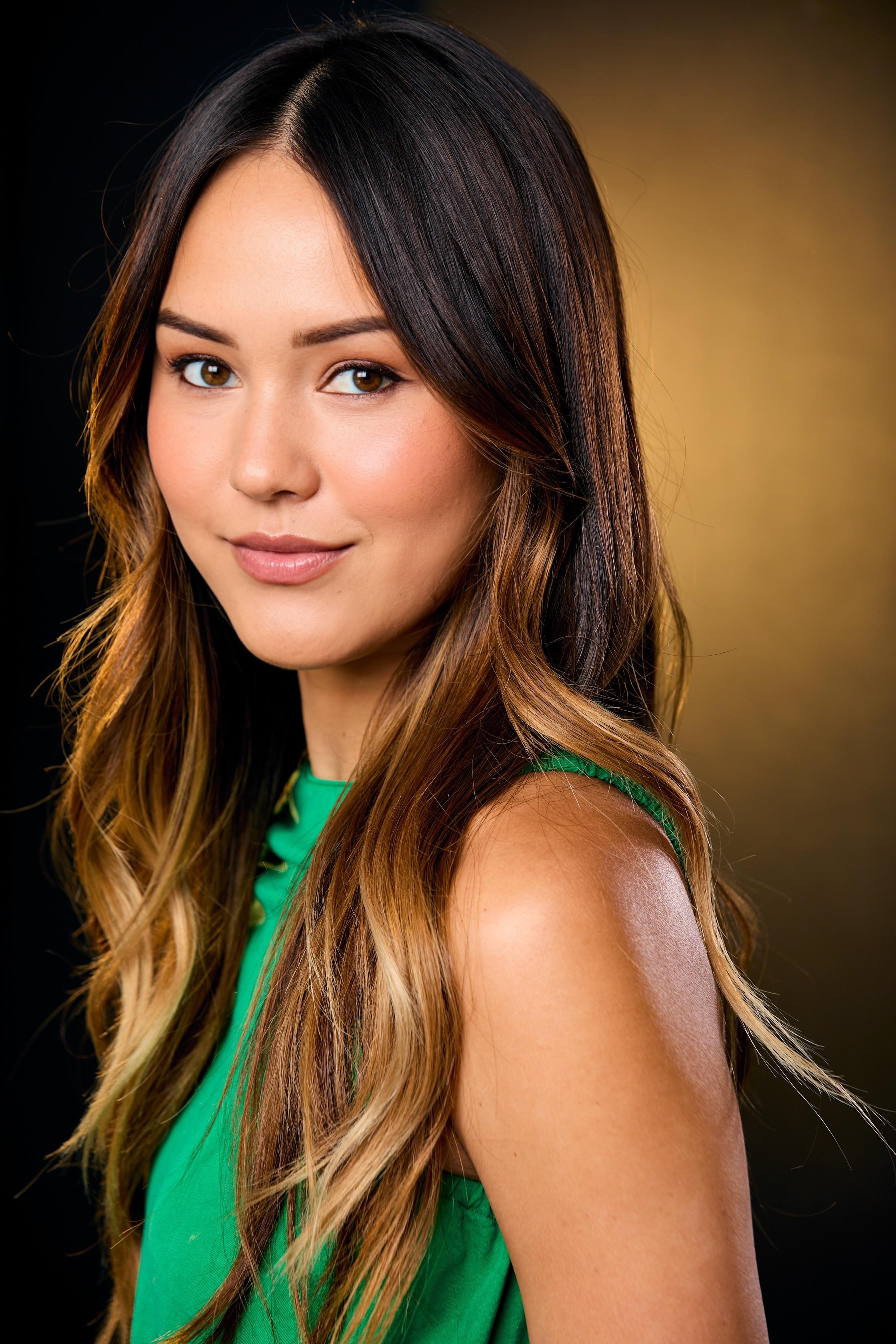 actor Sara Kamine large photo