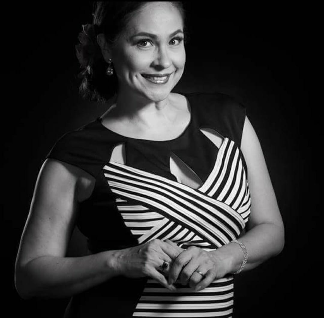 actor Joyce Ann Burton large photo