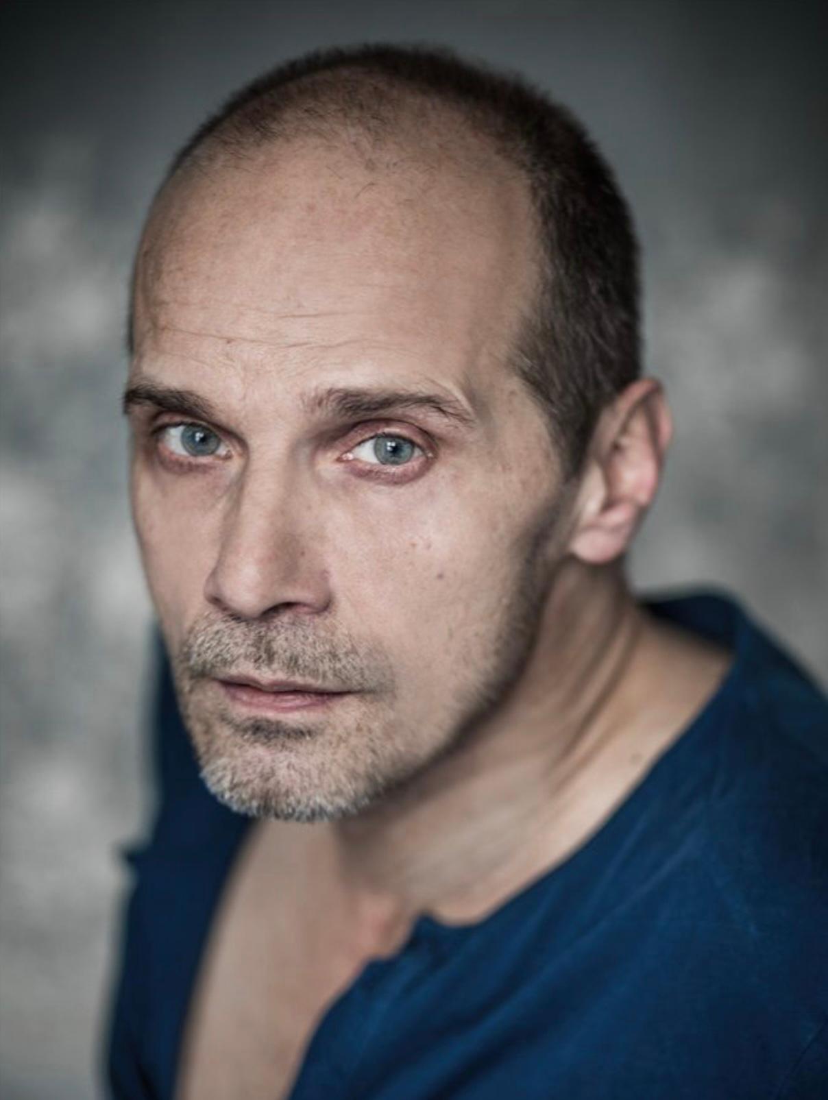 actor Erick Deshors large photo