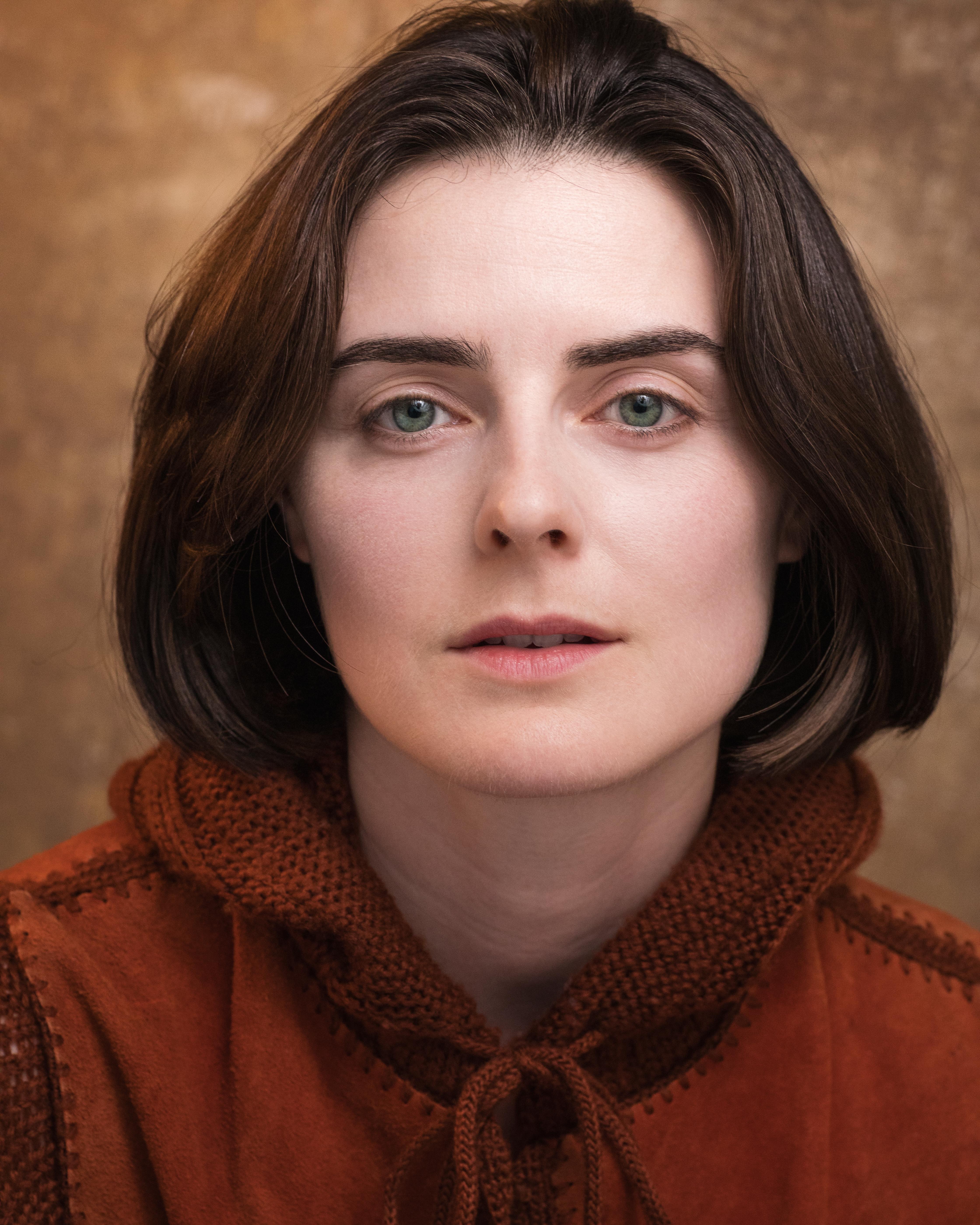 actor Sophie Reid large photo