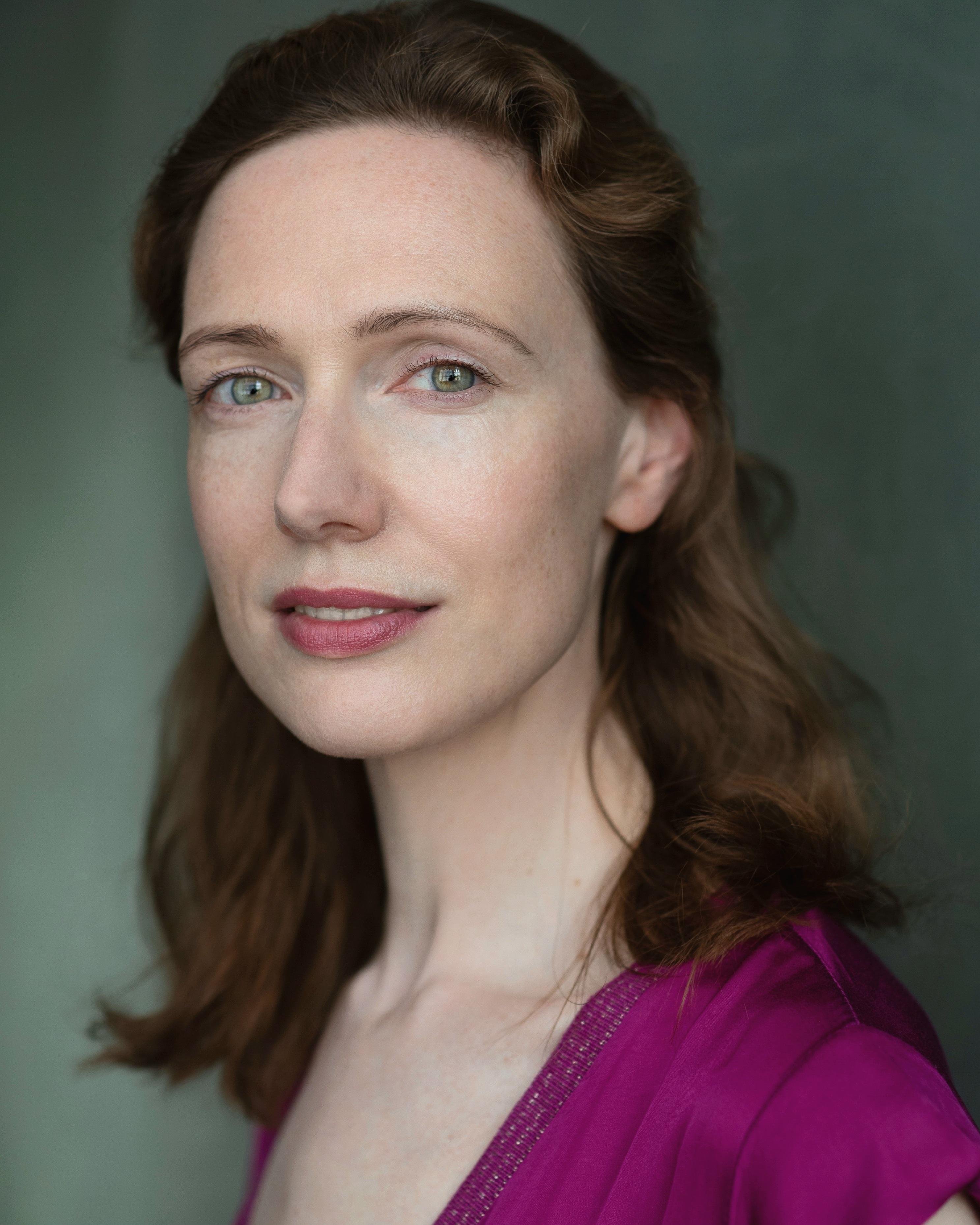 actor Alma Rix large photo