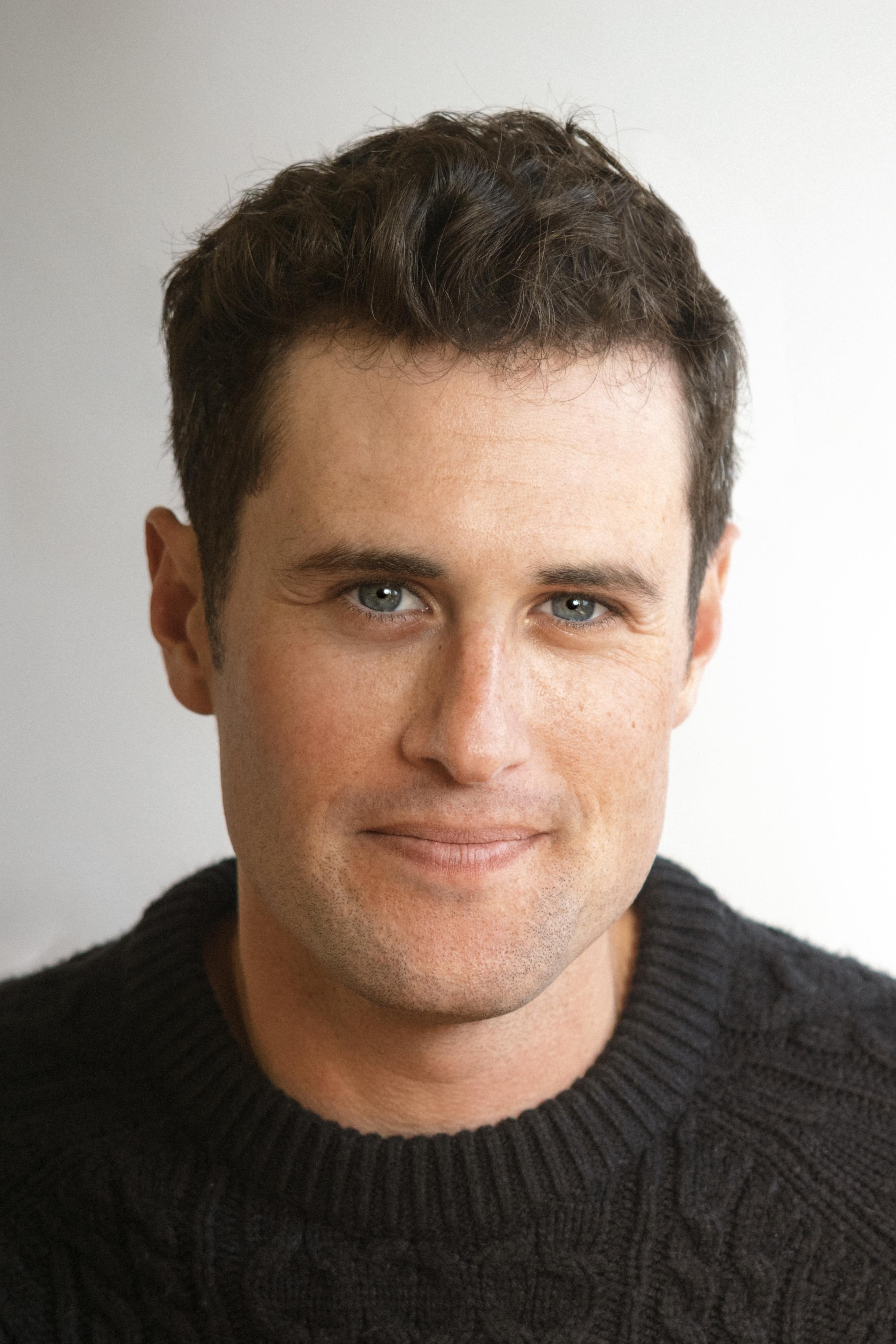 actor Jake Reiner large photo