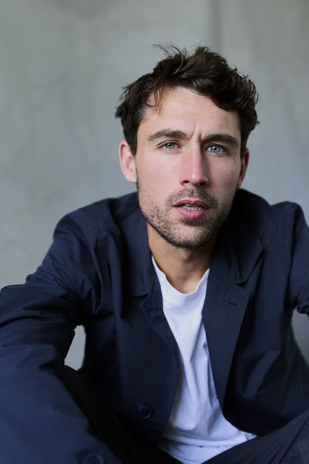 actor Joe Gill large photo