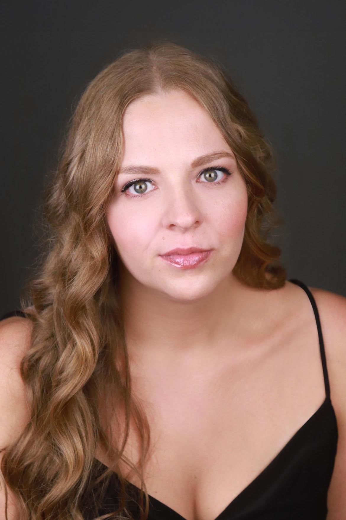 actor Emily Summers large photo