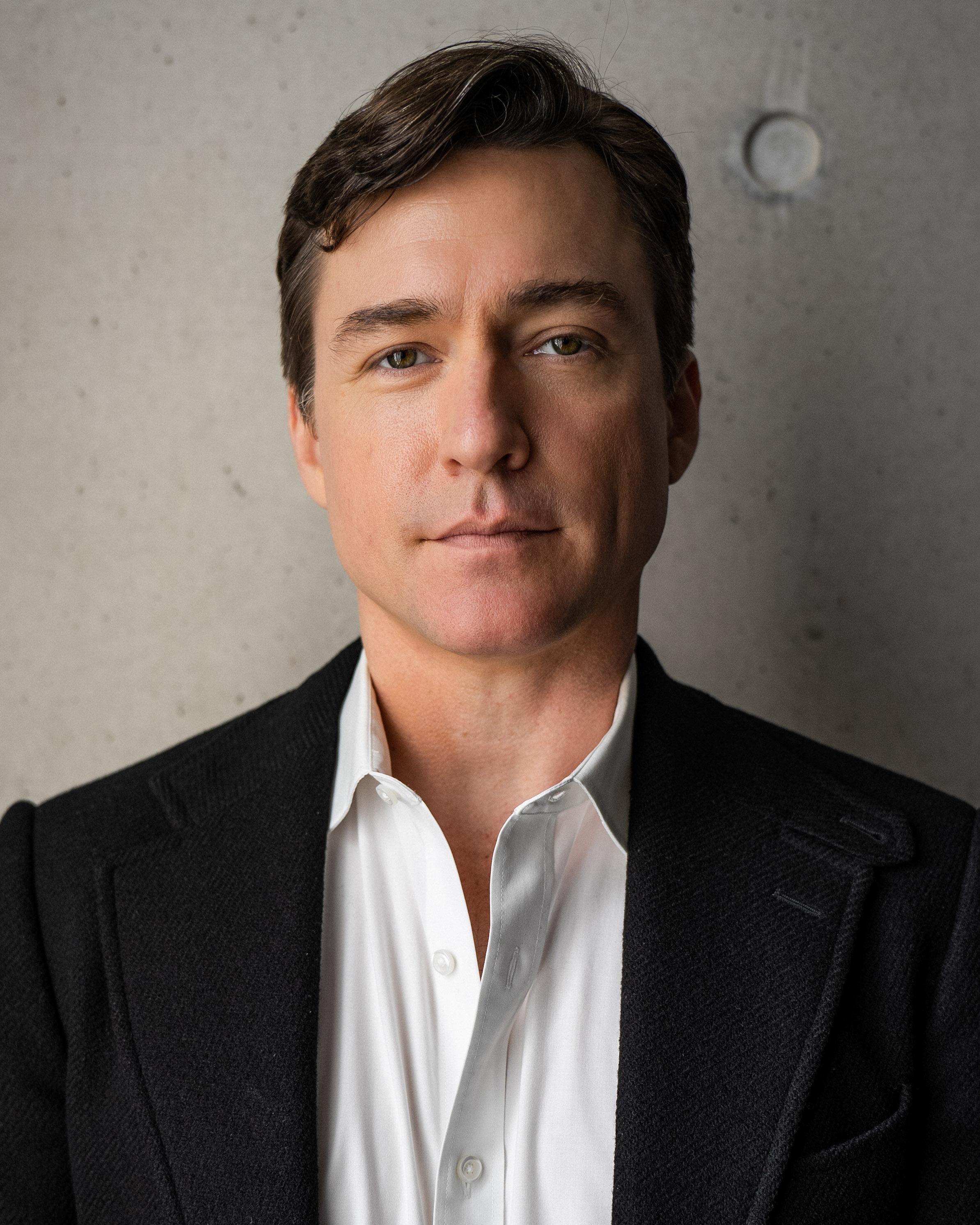 actor Alex Michael Stoll large photo