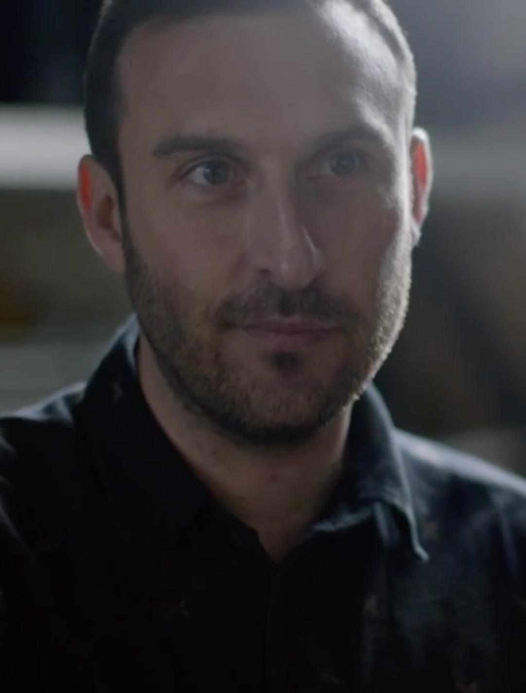 actor Simon Foster large photo