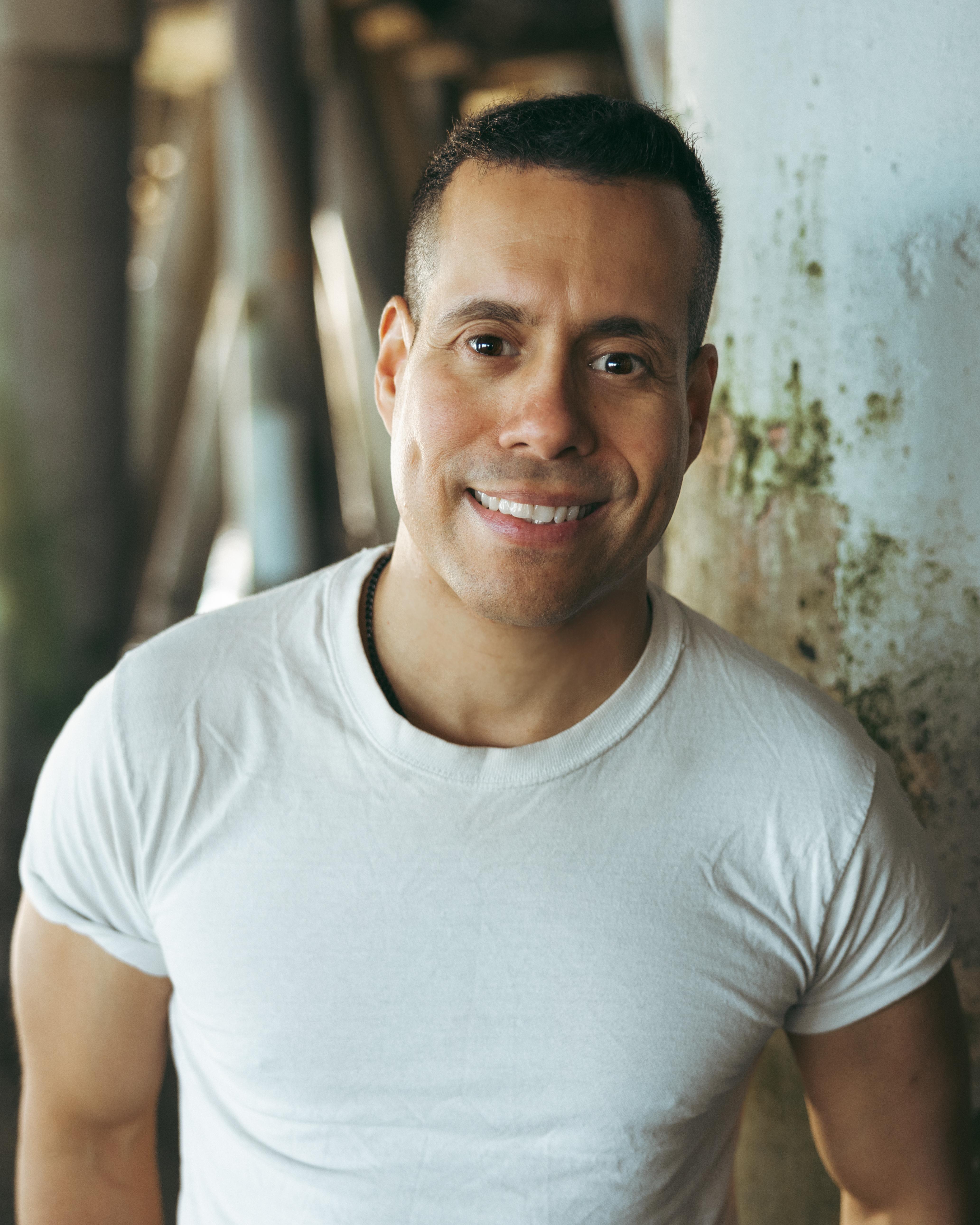 actor Manny Rodriguez large photo