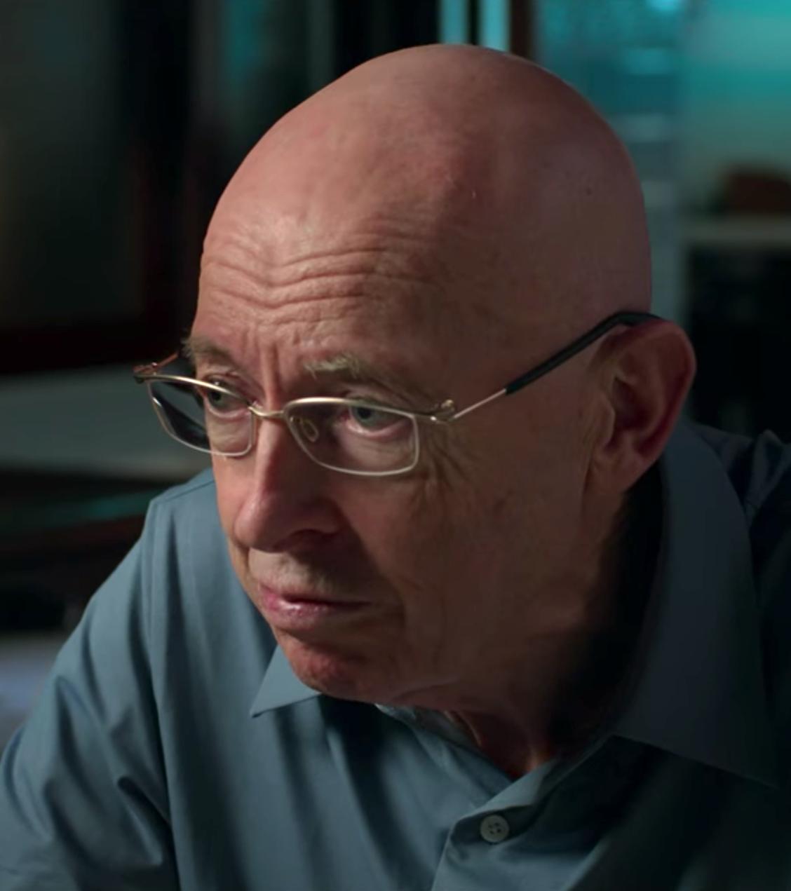 actor Gus McGrouther large photo